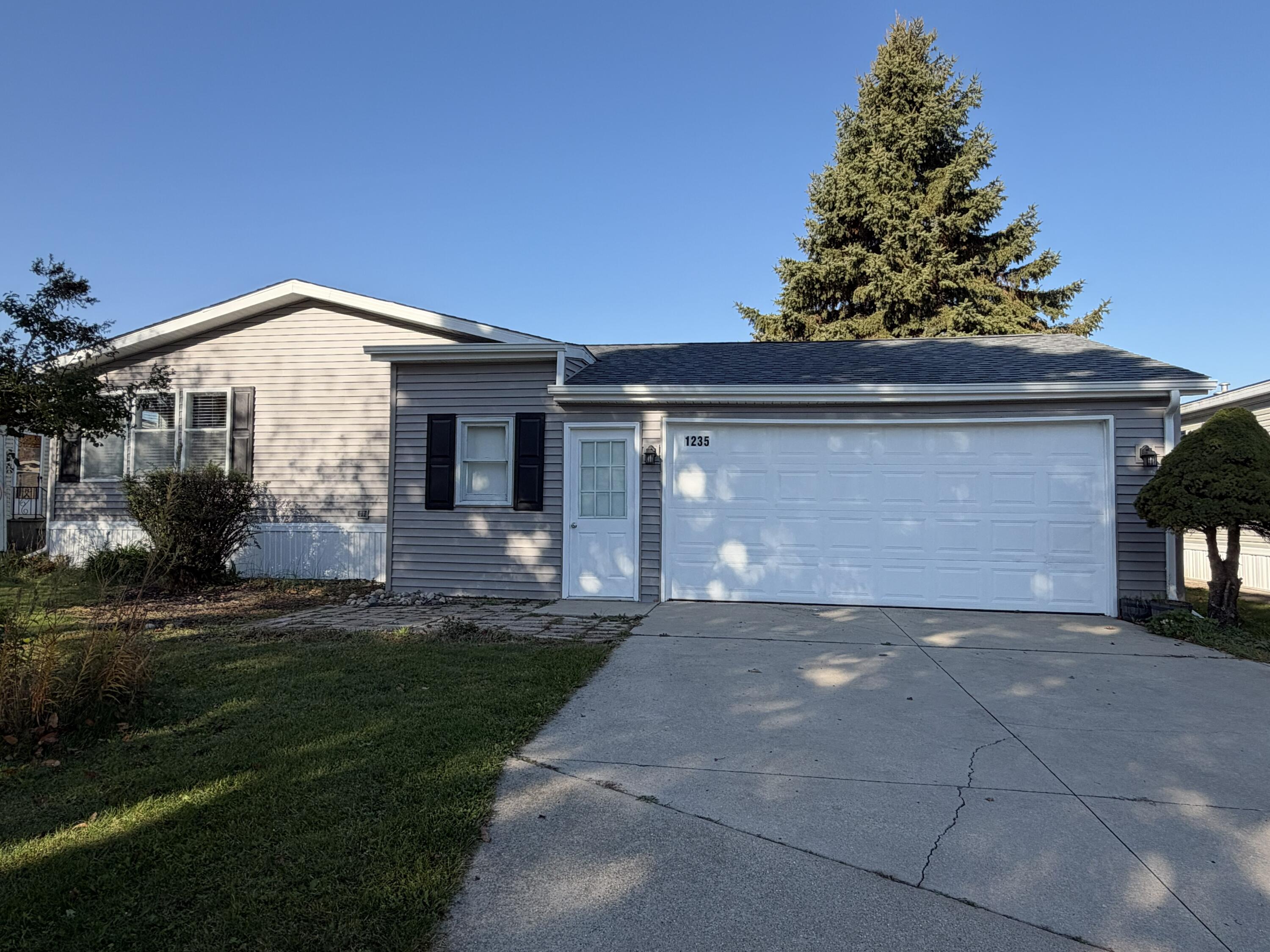1235 Miss Ellie Drive — photo