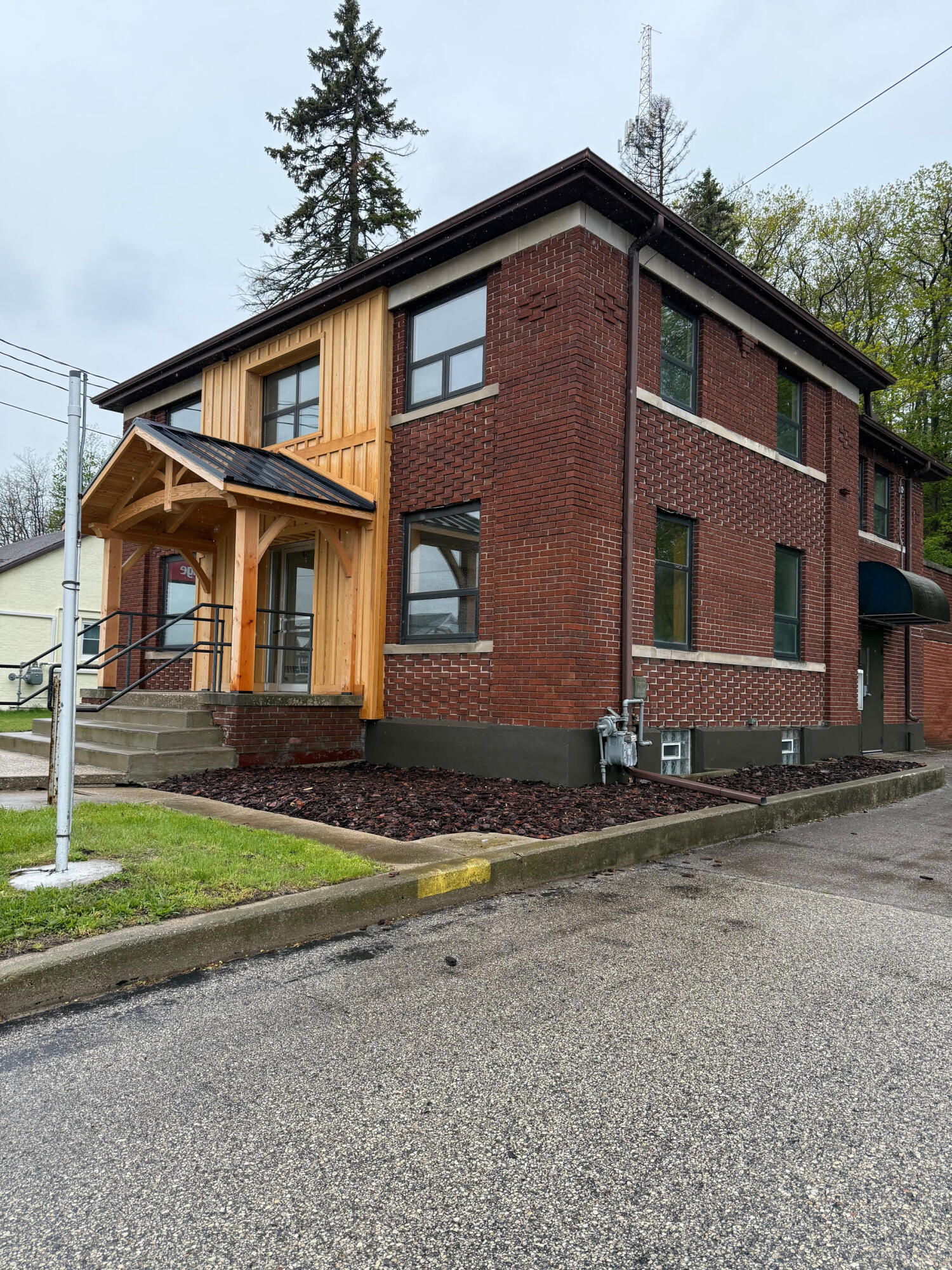 212 Arthur Street — photo