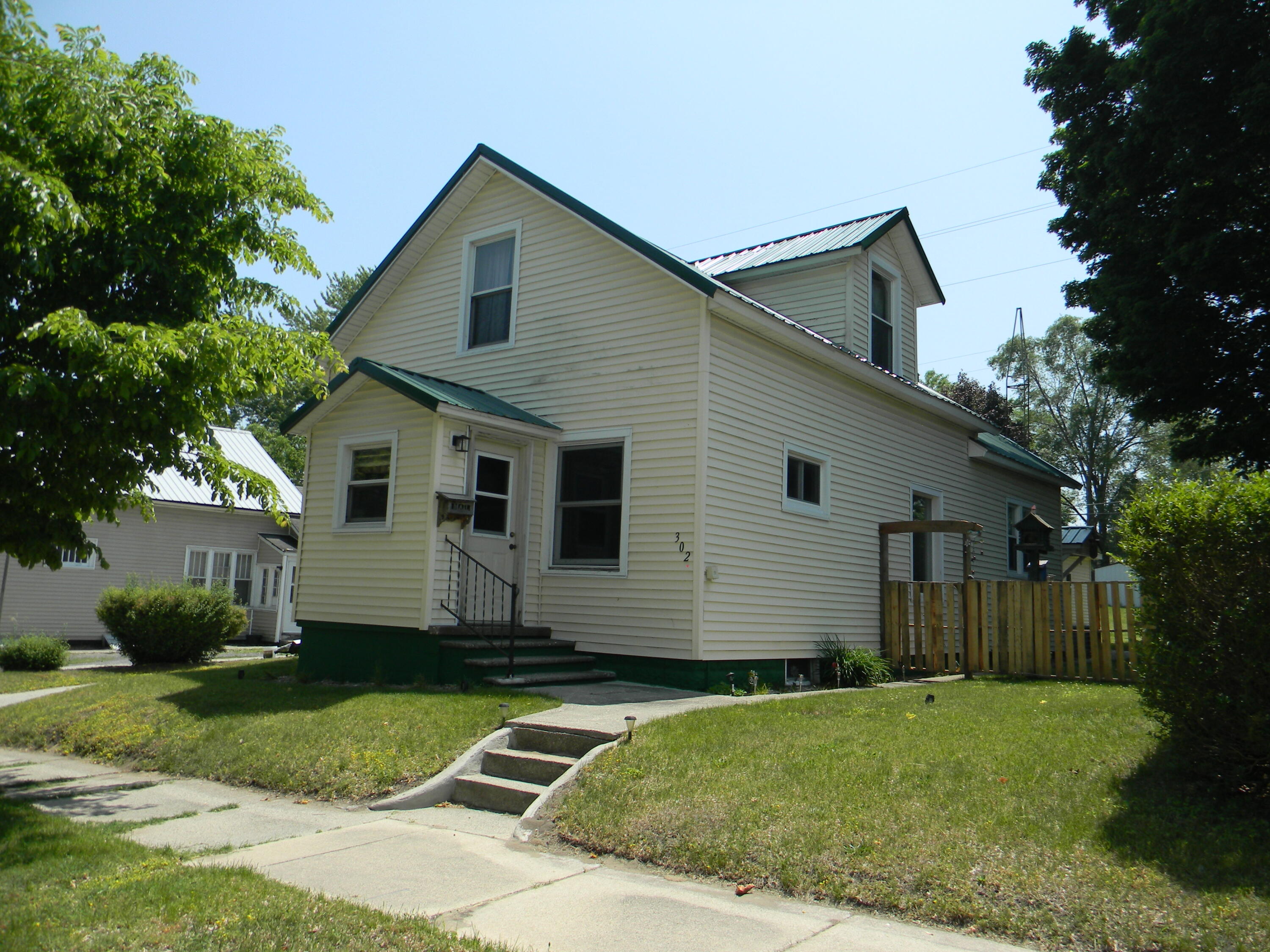 302 First Street — photo