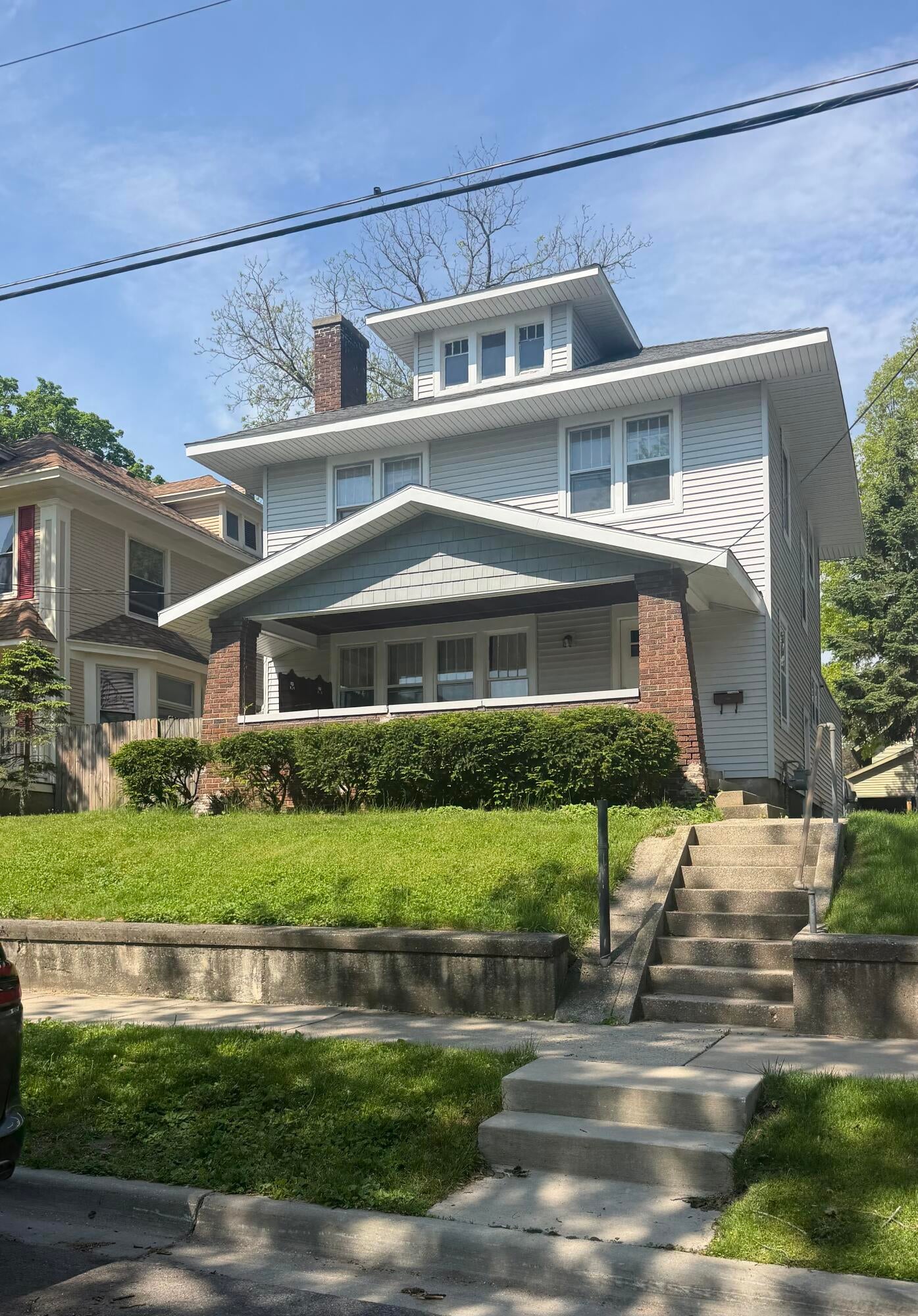 425 Rosewood Avenue SE — photo
