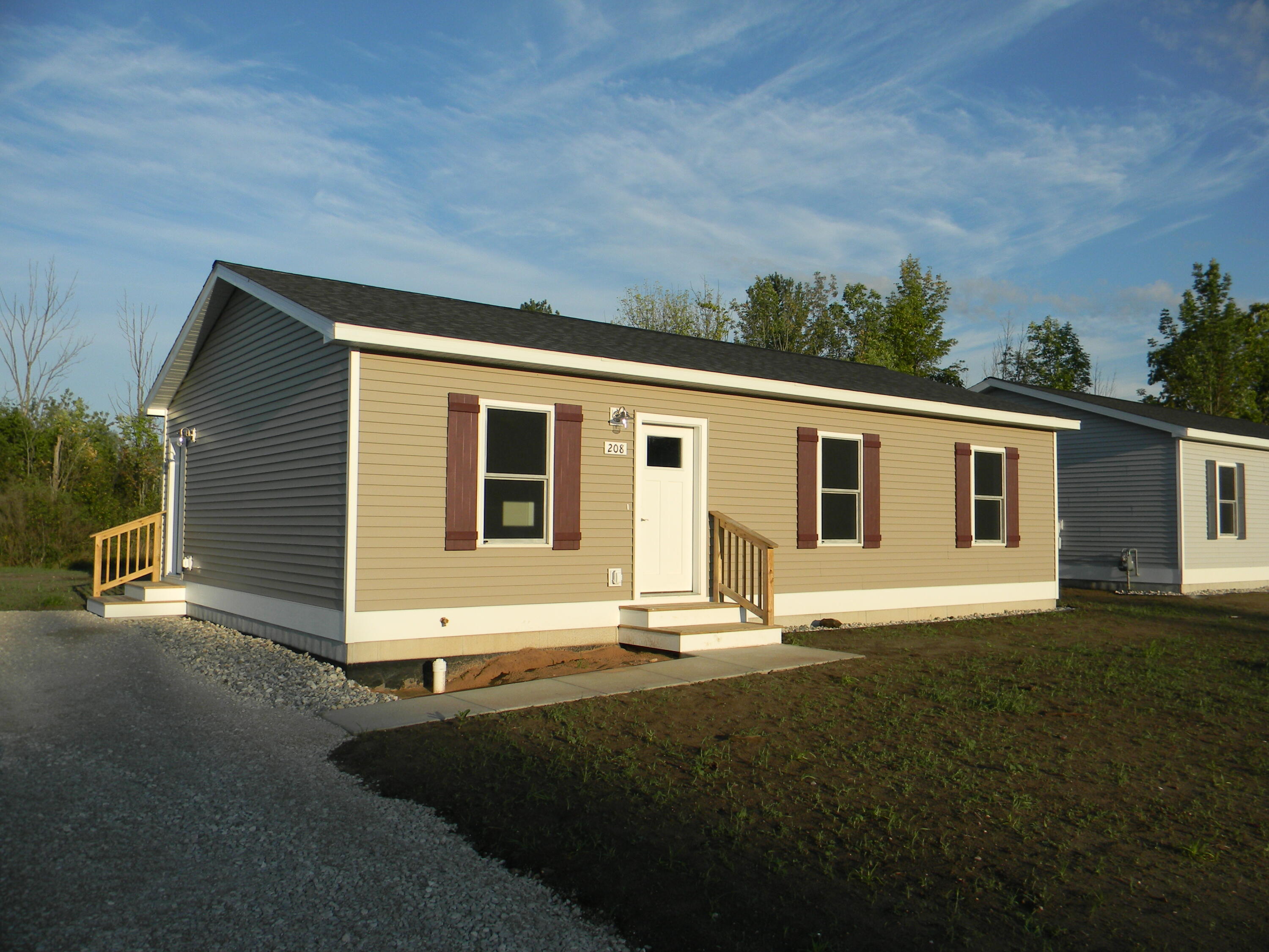 208 Taylors Court — photo