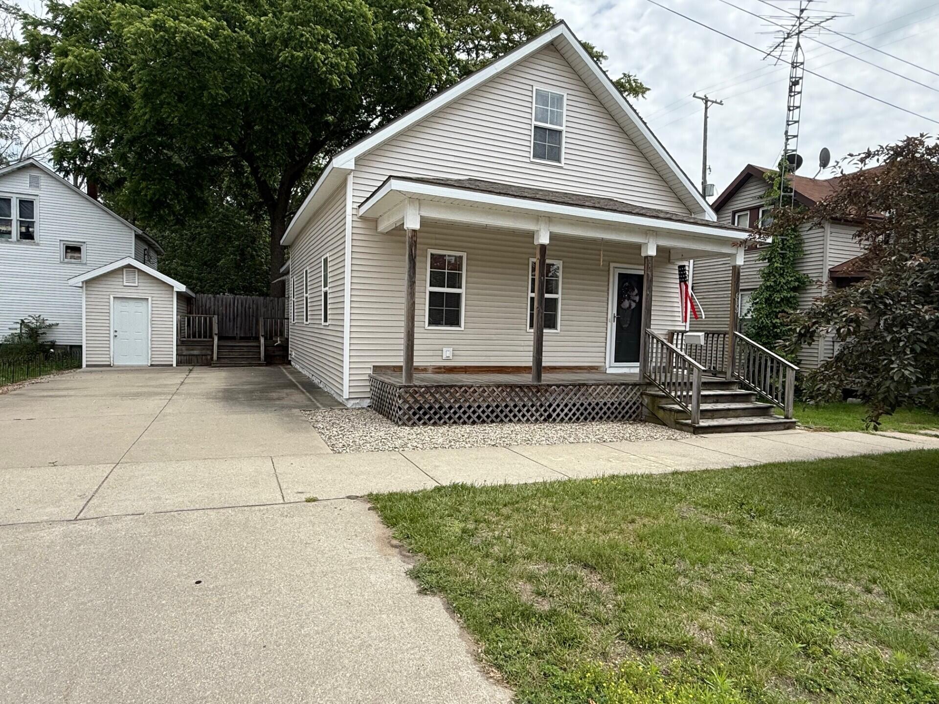 603 S George Street — photo