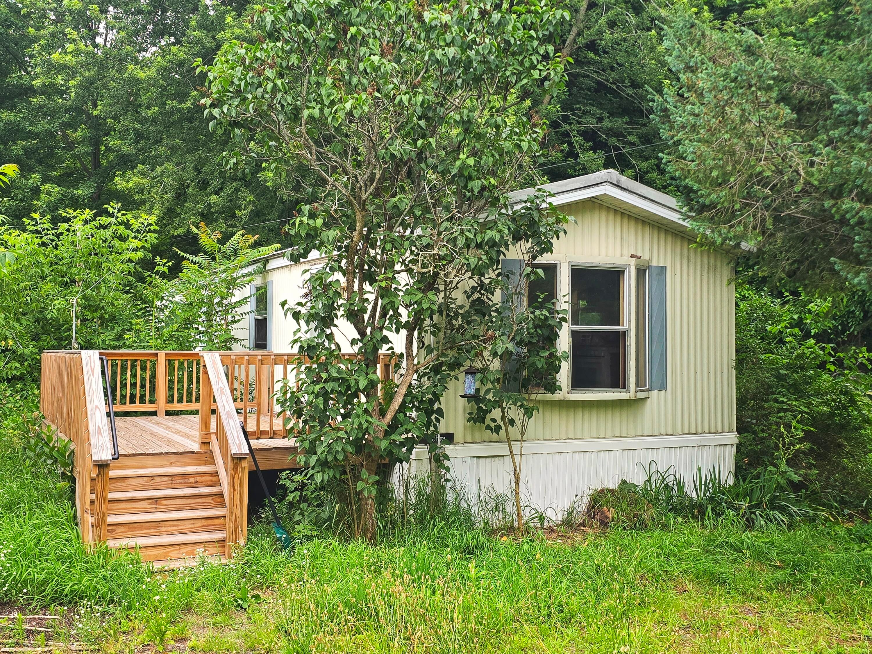 123 Sessions Road — photo