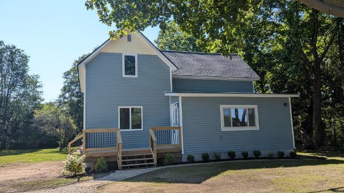 745 Sunnyside Drive — photo