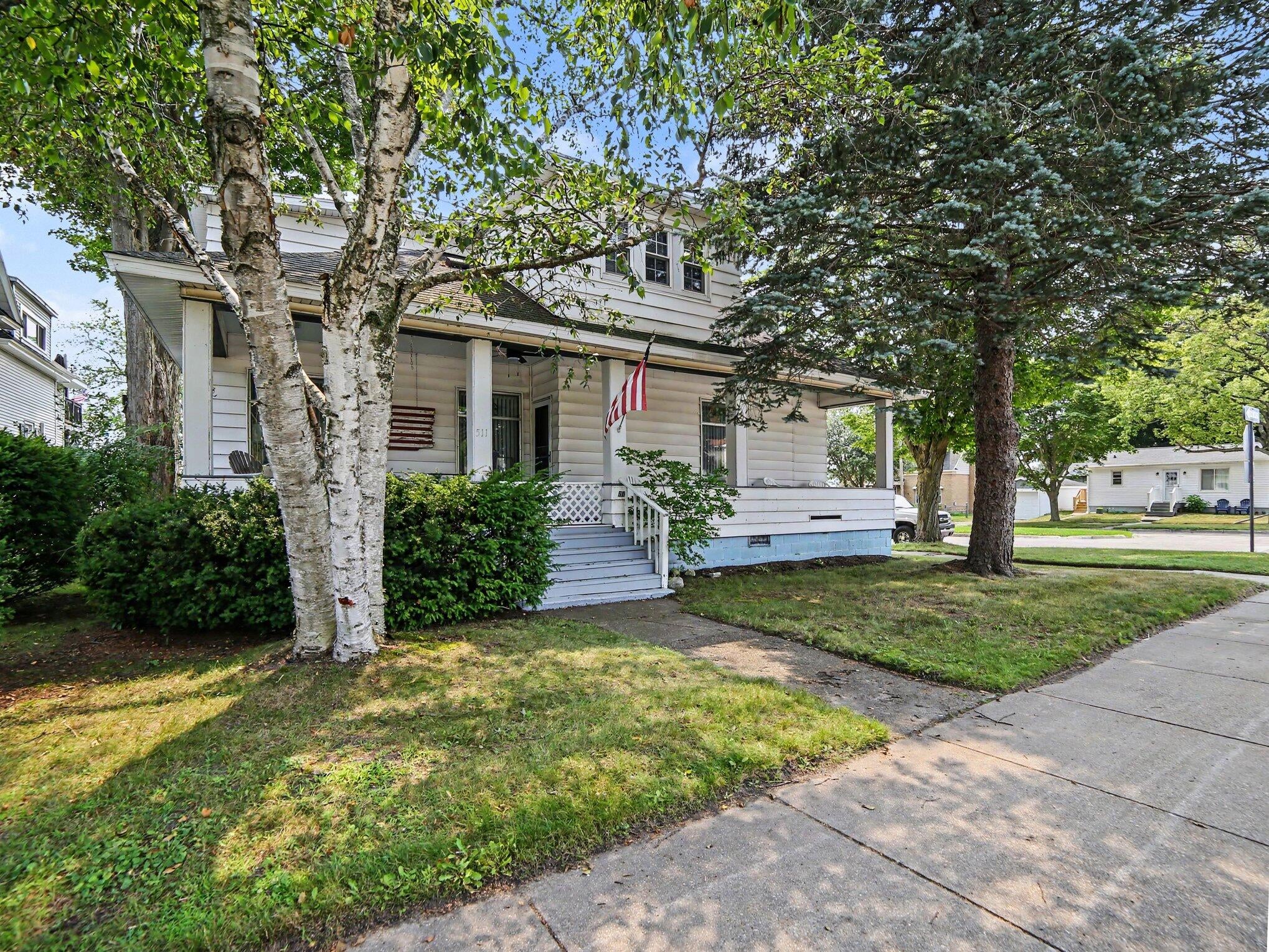 511 W Ludington Avenue — photo