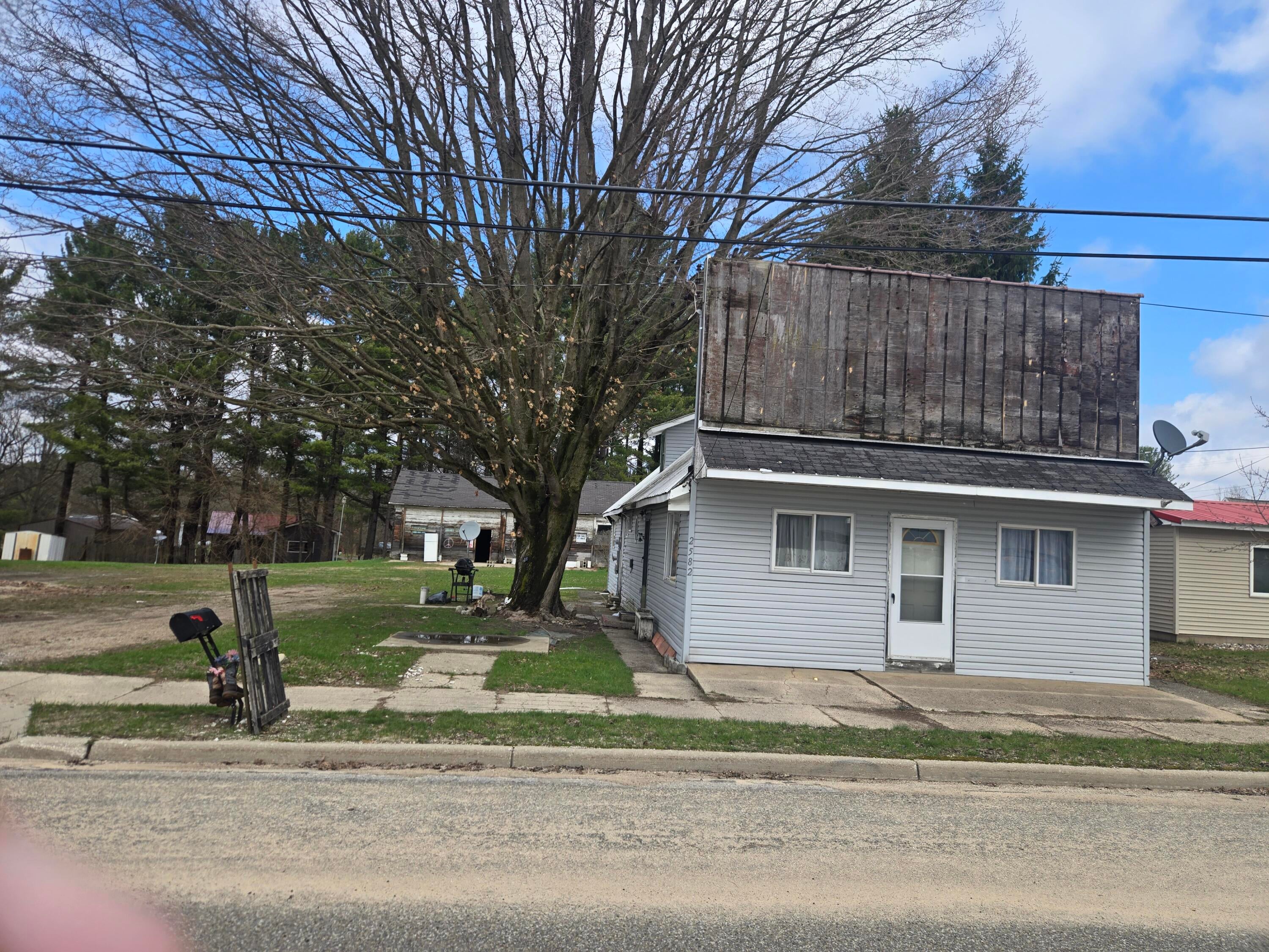 2582 E Michigan Street — photo