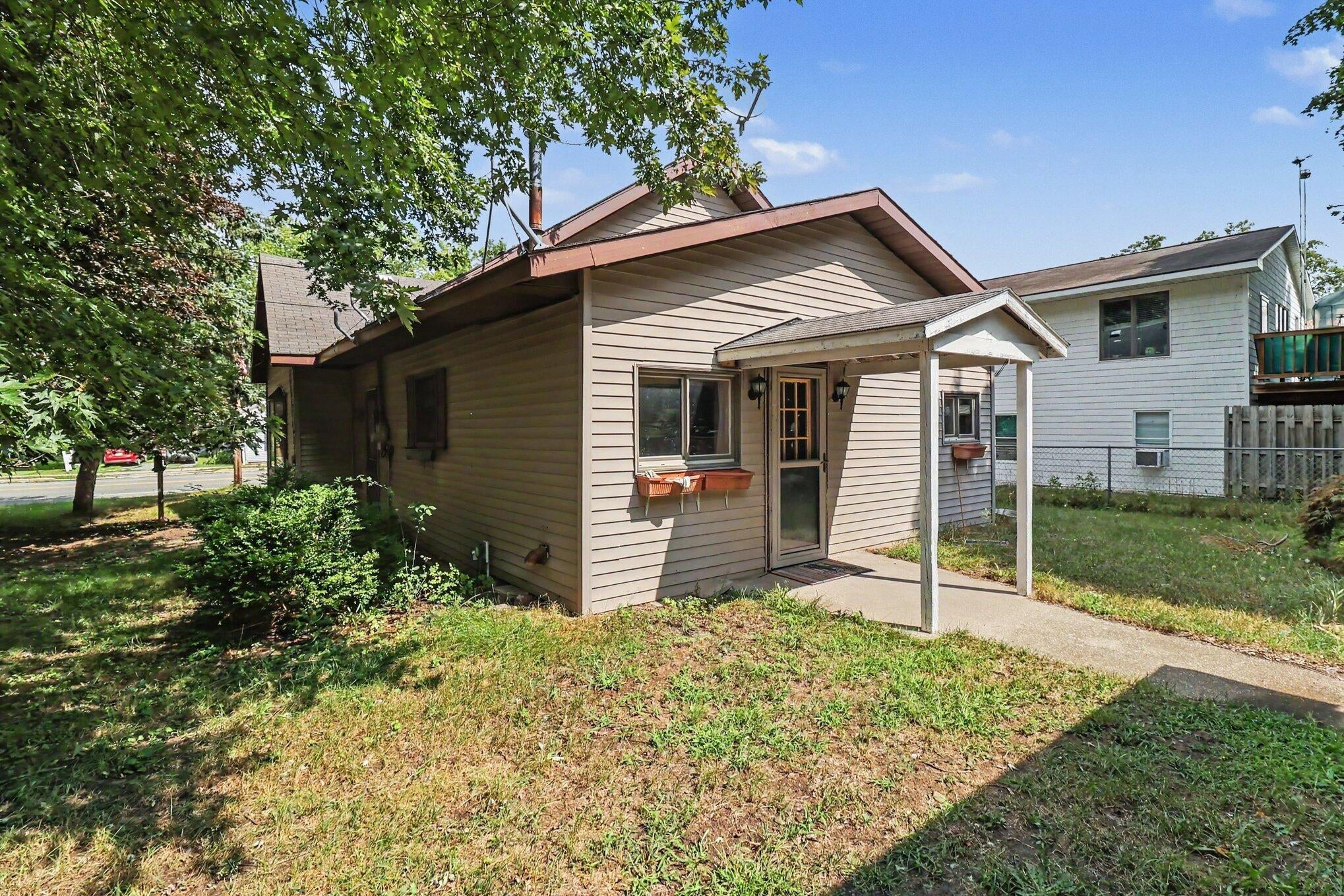 3907 E Main Street — photo