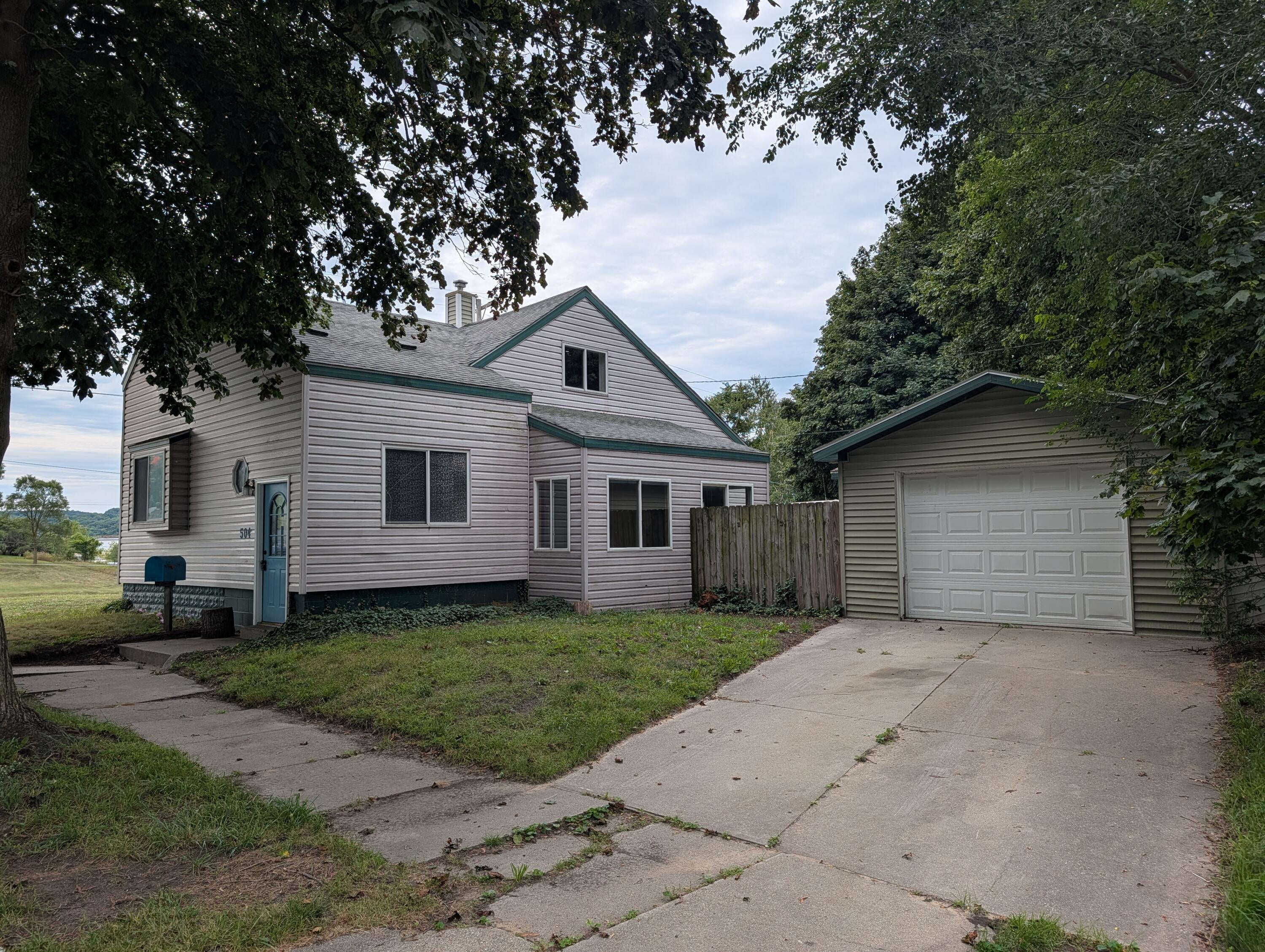 504 Adams Street — photo
