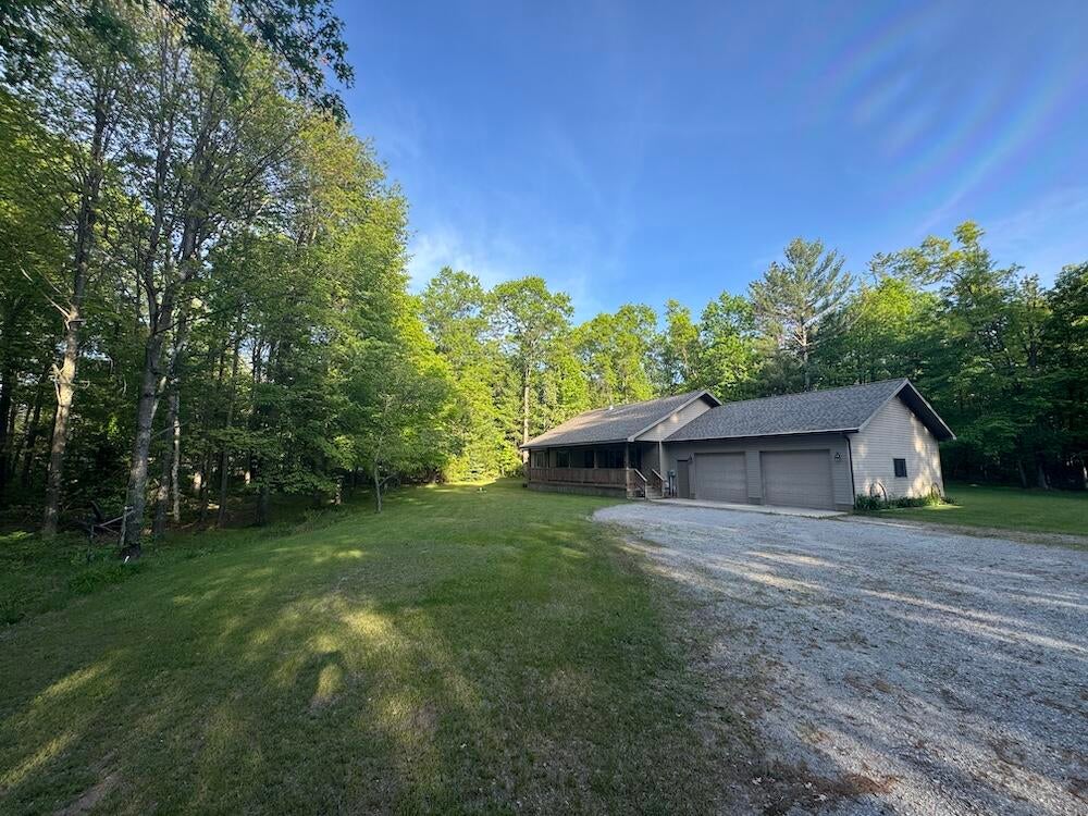 4335 Kings Corner Road — photo