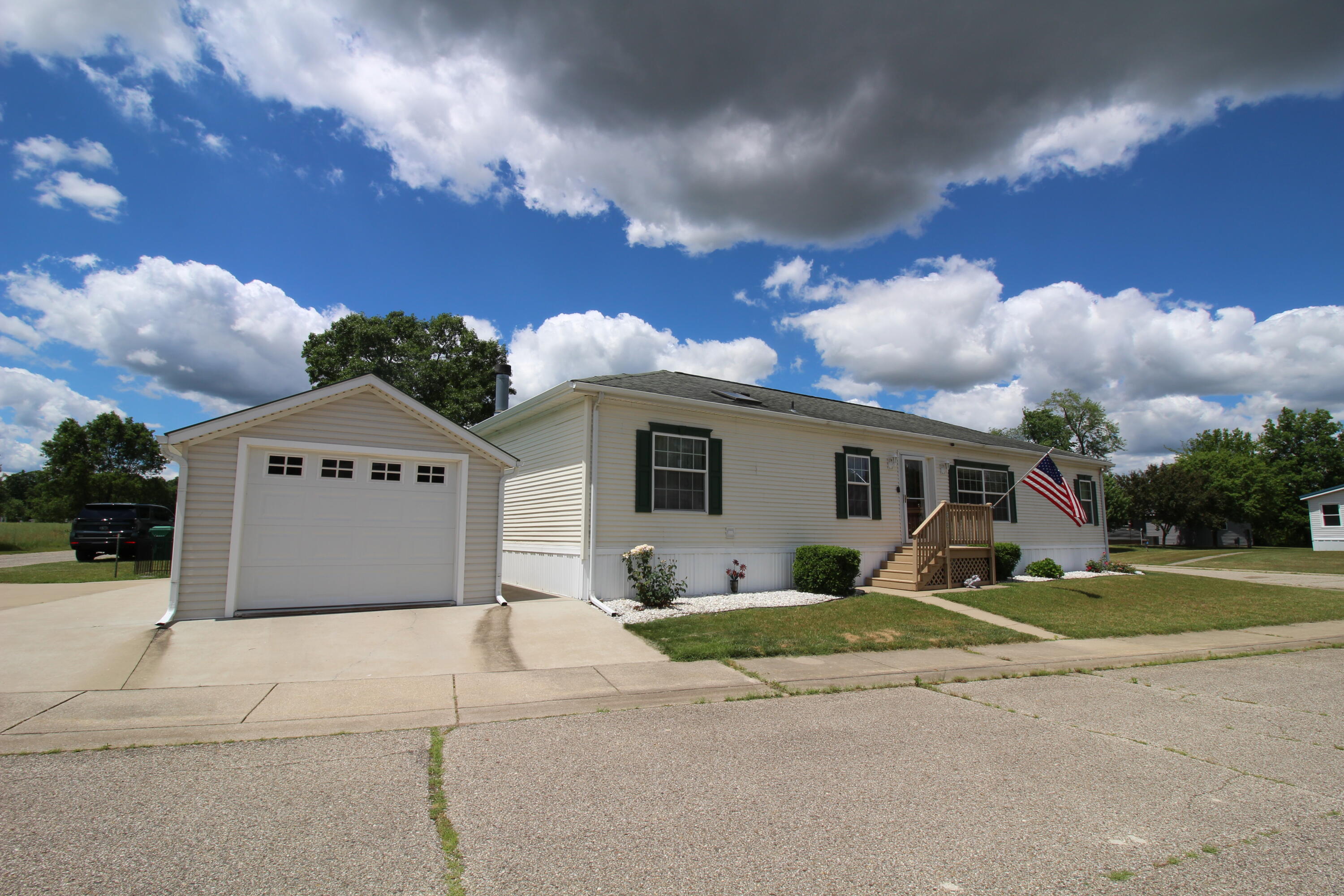 823 Raisin River Road, ThreeRiversCity_StJoseph, MI 49093 — photo 2