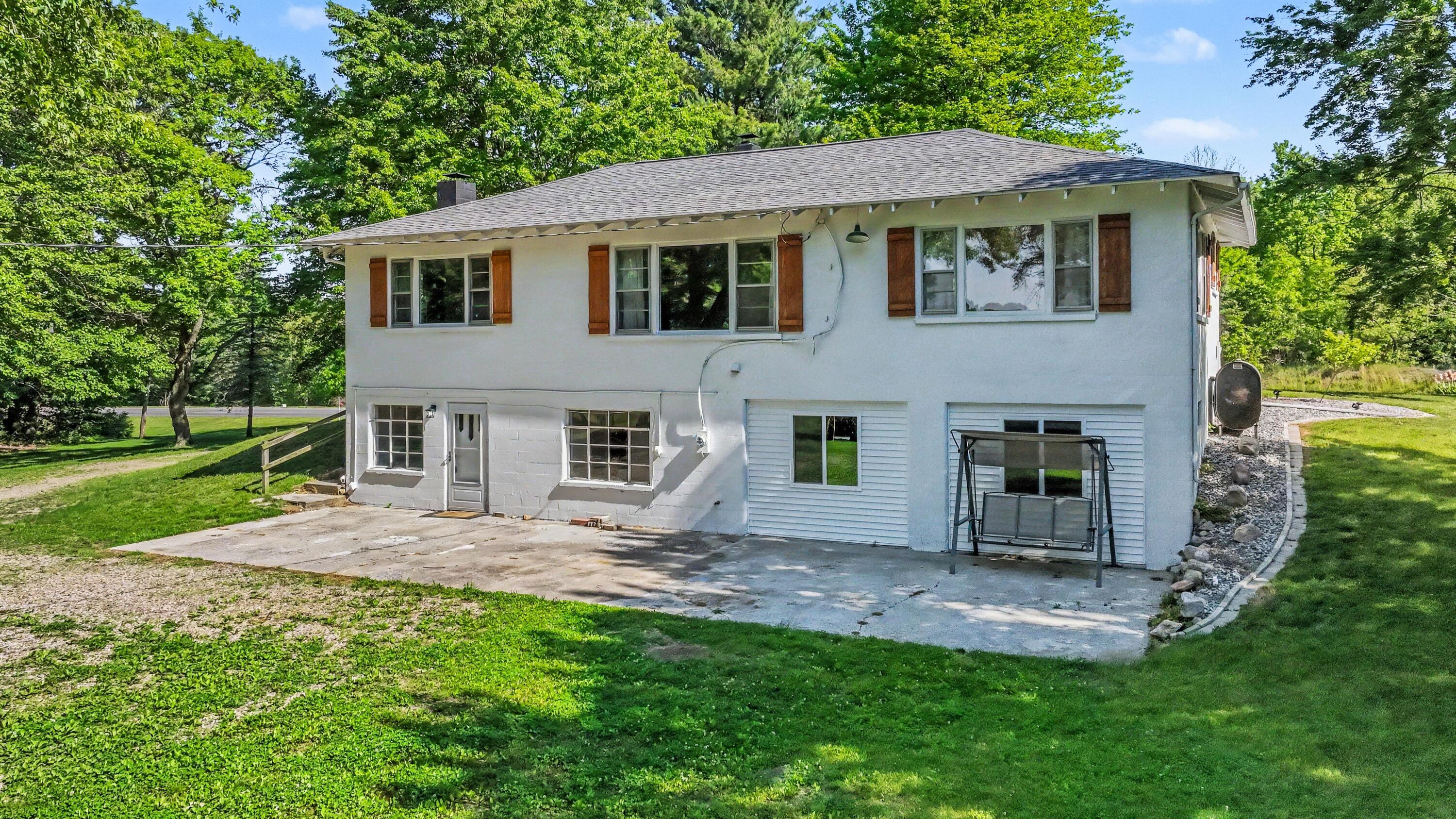 16077 M-216, Three Rivers, MI 49093 — photo 2