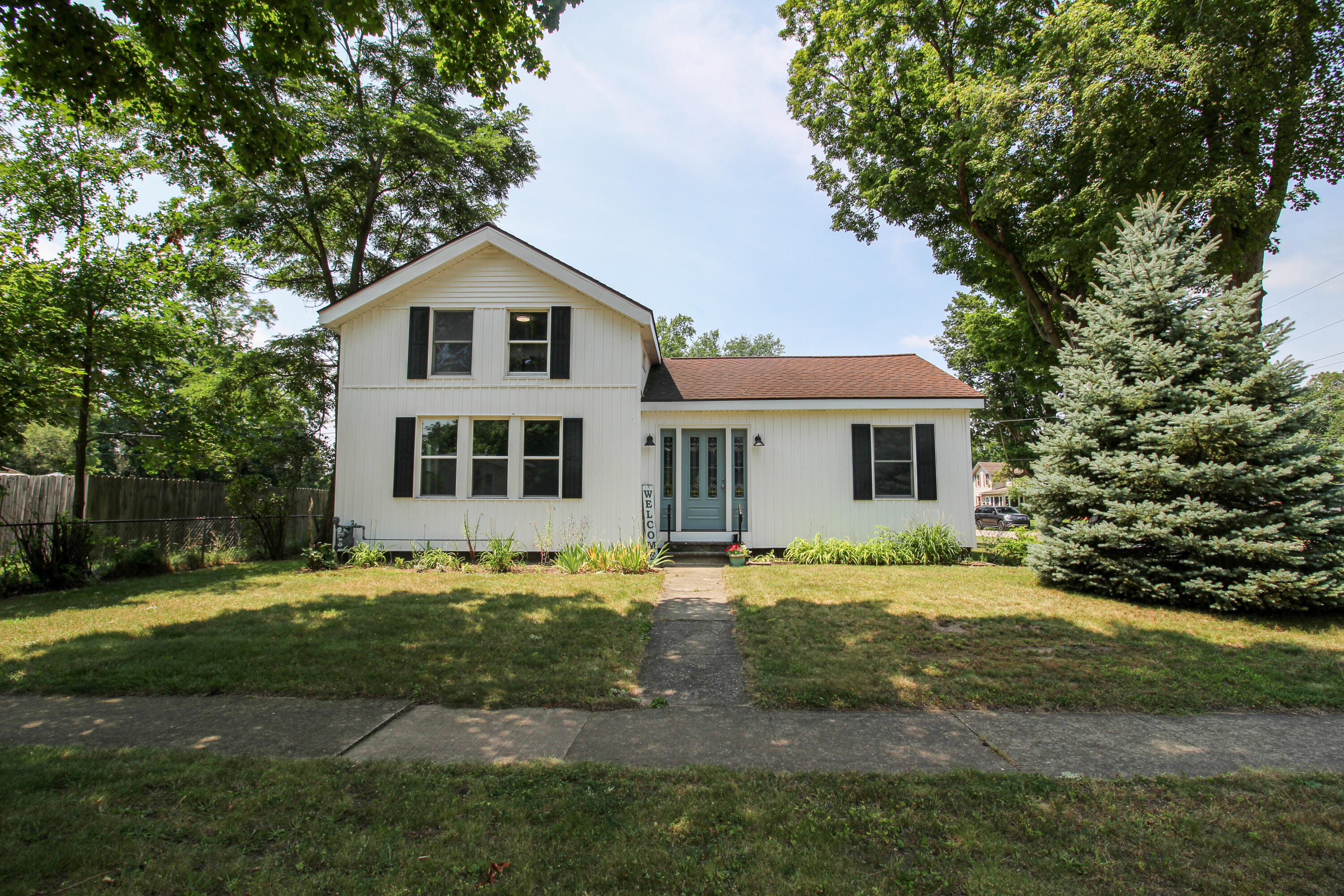 422 Maple Street, Three Rivers, MI 49093 — photo 2