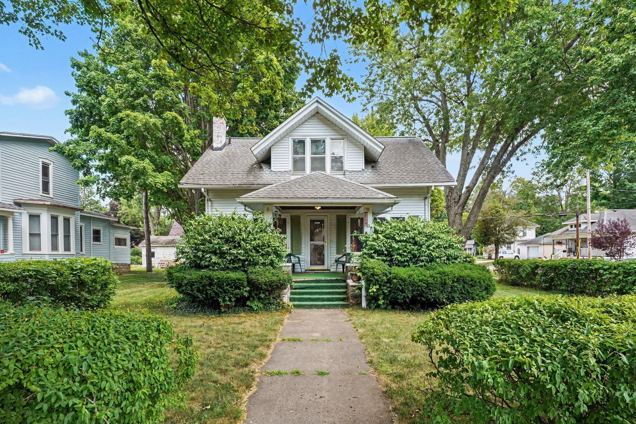 601 Elm Street — photo
