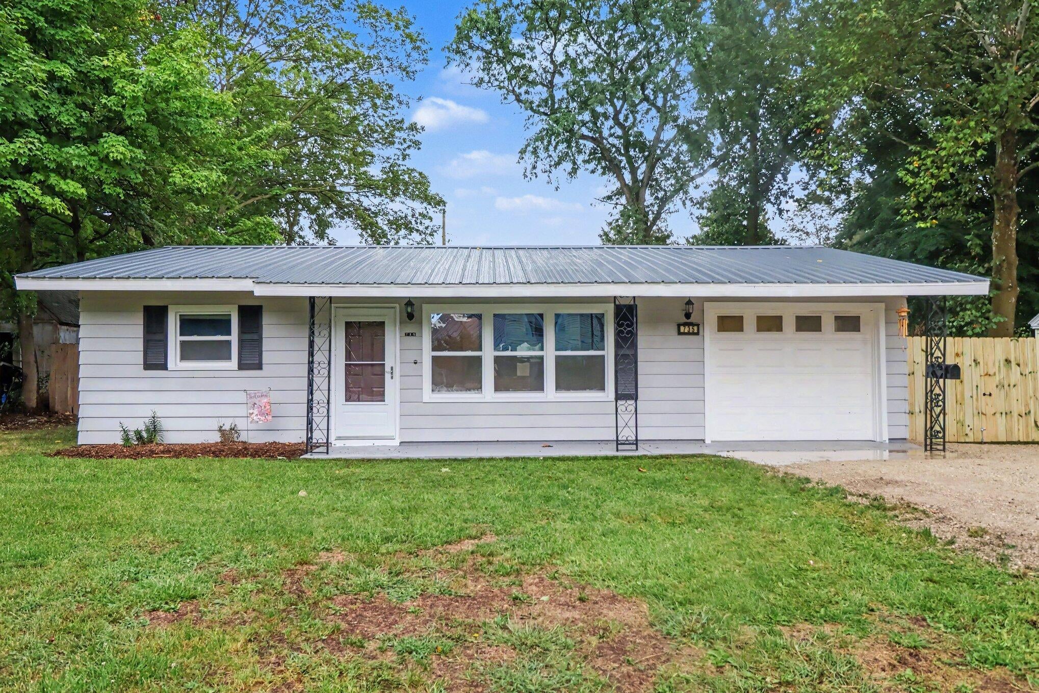 735 White Pigeon Road — photo