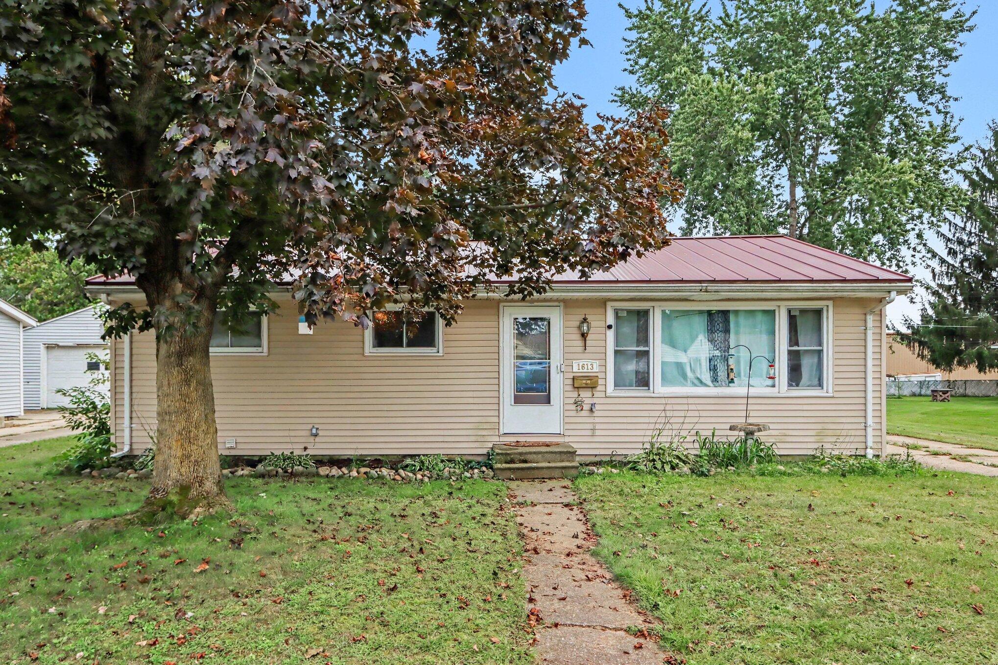 1613 Griffith Street — photo