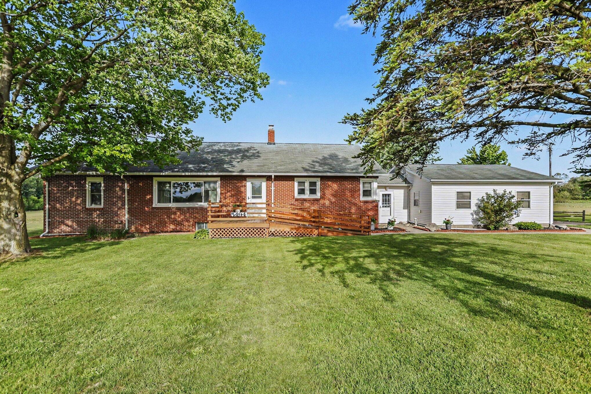 5494 Old Pipestone Road — photo