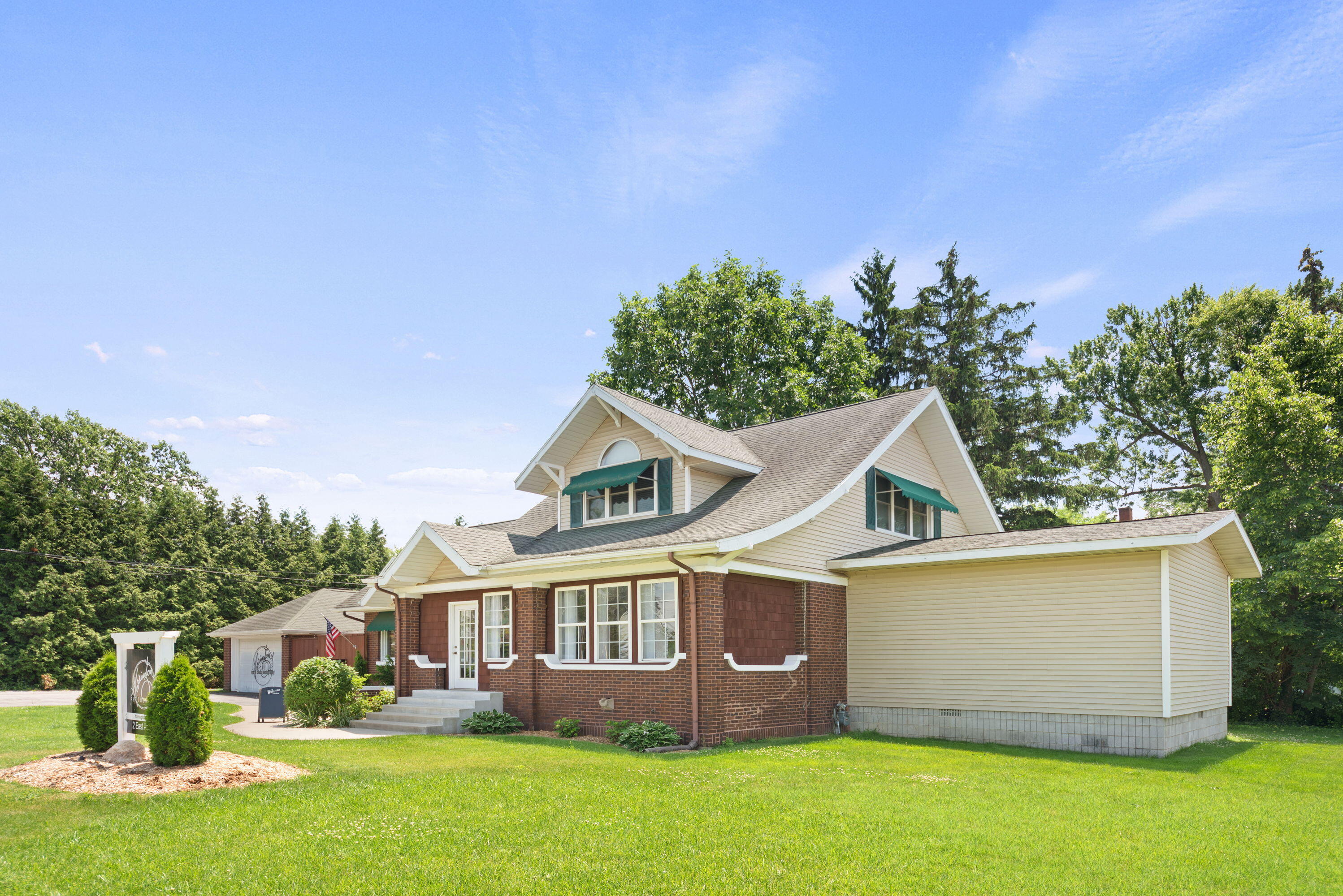 2 E Ash Street E, Three Oaks, MI 49128 — photo 2