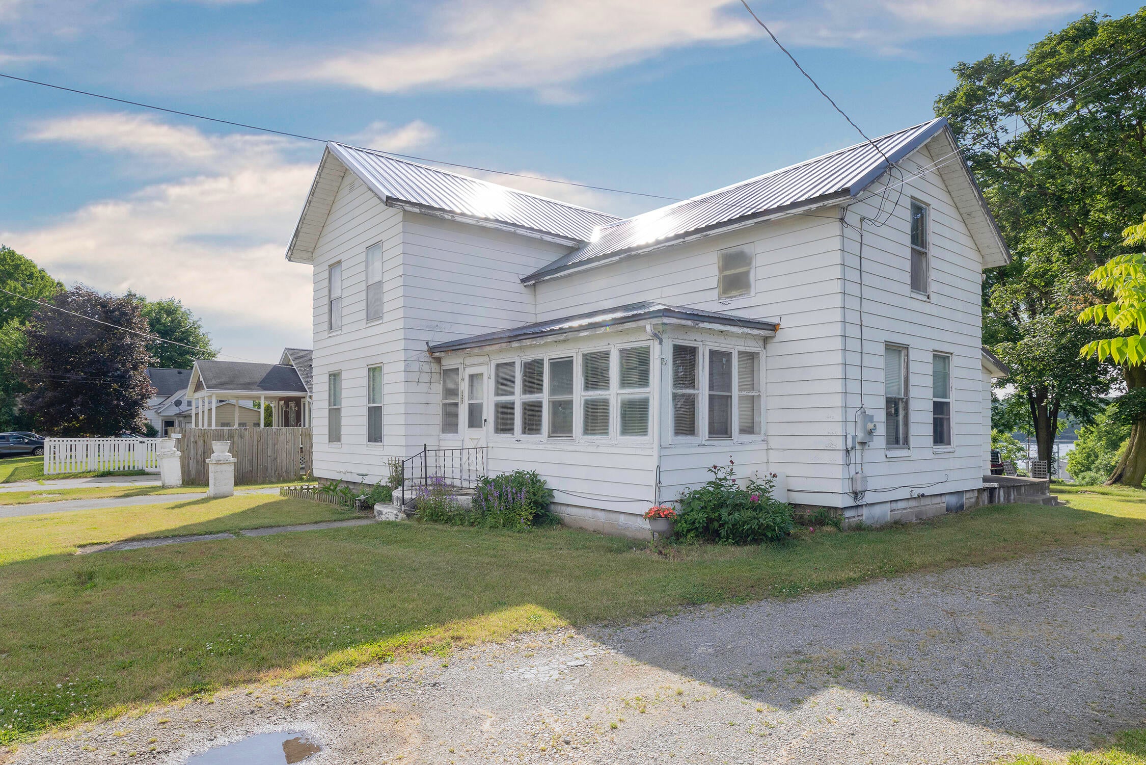 123 Hilltop Lane — photo