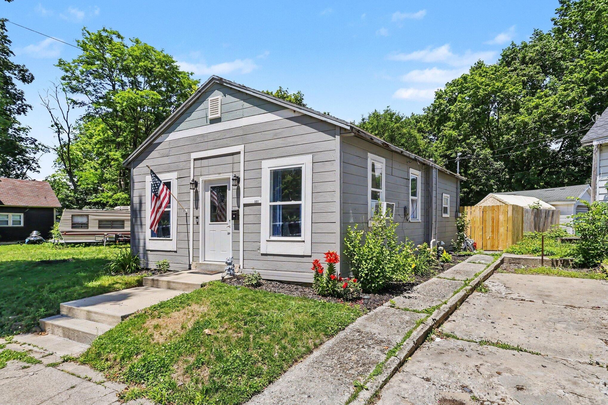 307 E Telegraph Street — photo