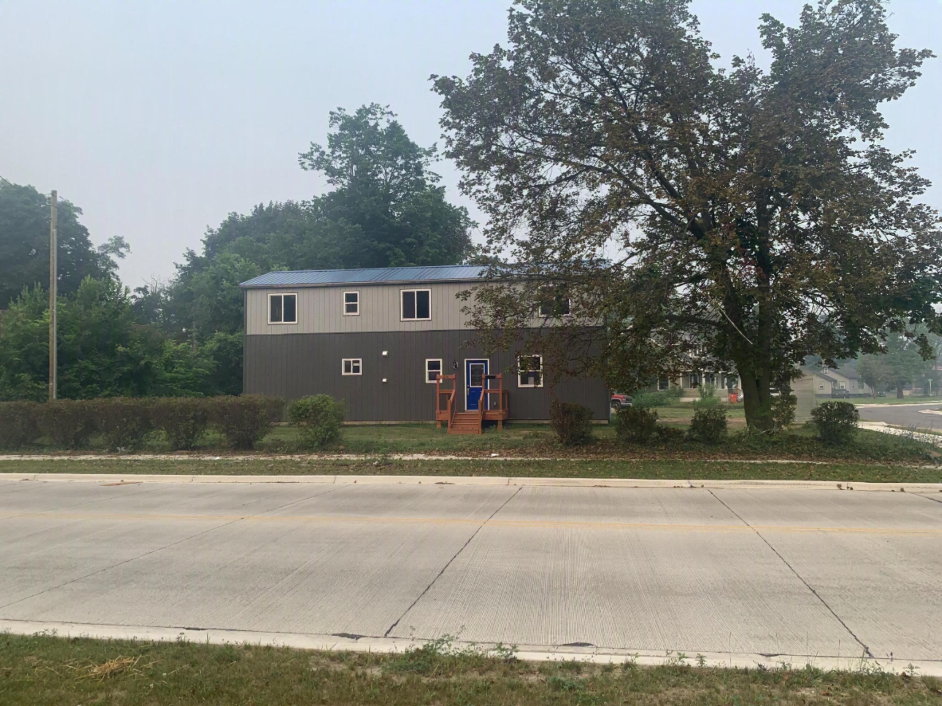 576 Pipestone Street — photo
