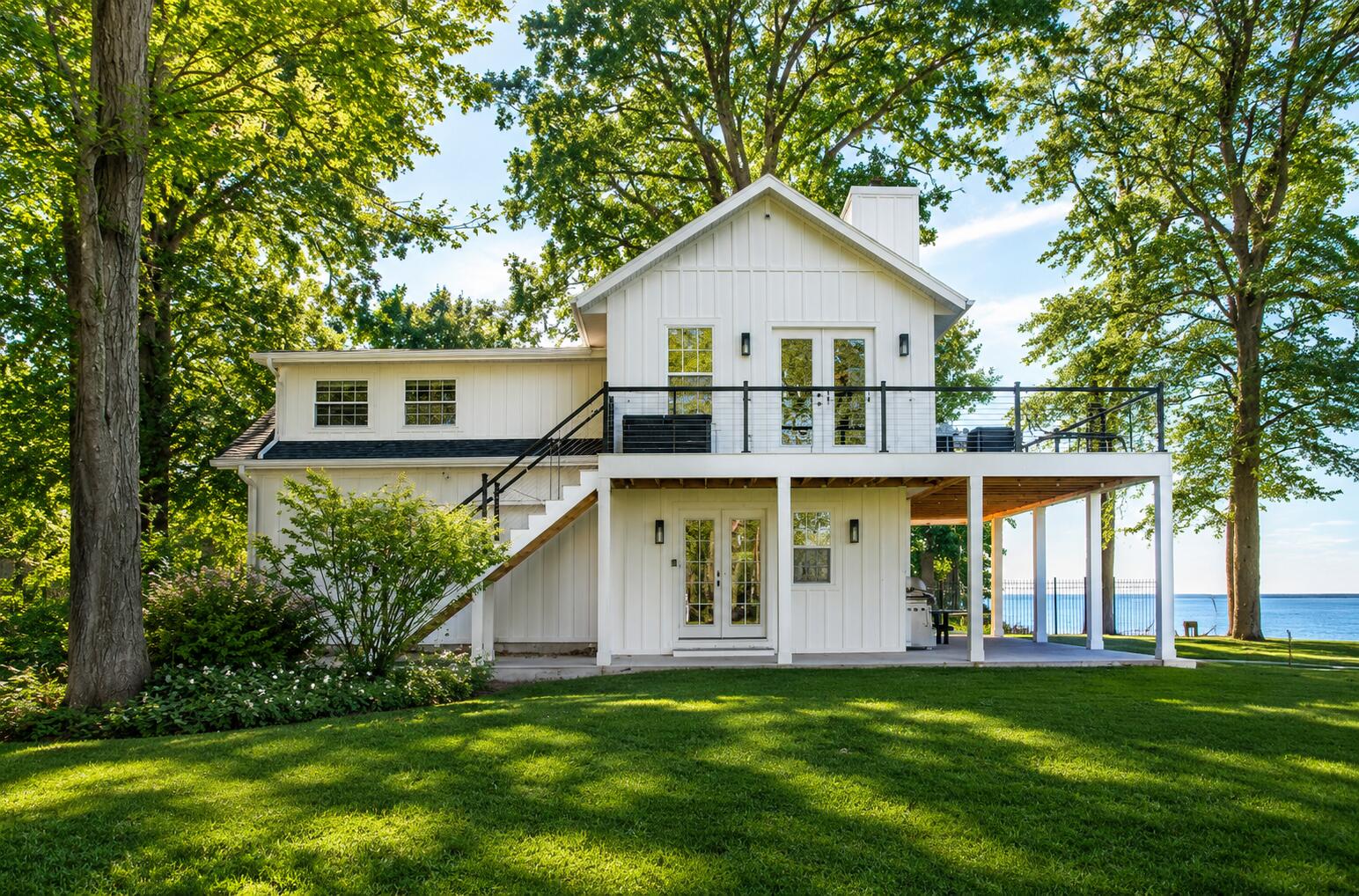 1722 Lake Michigan Drive — photo
