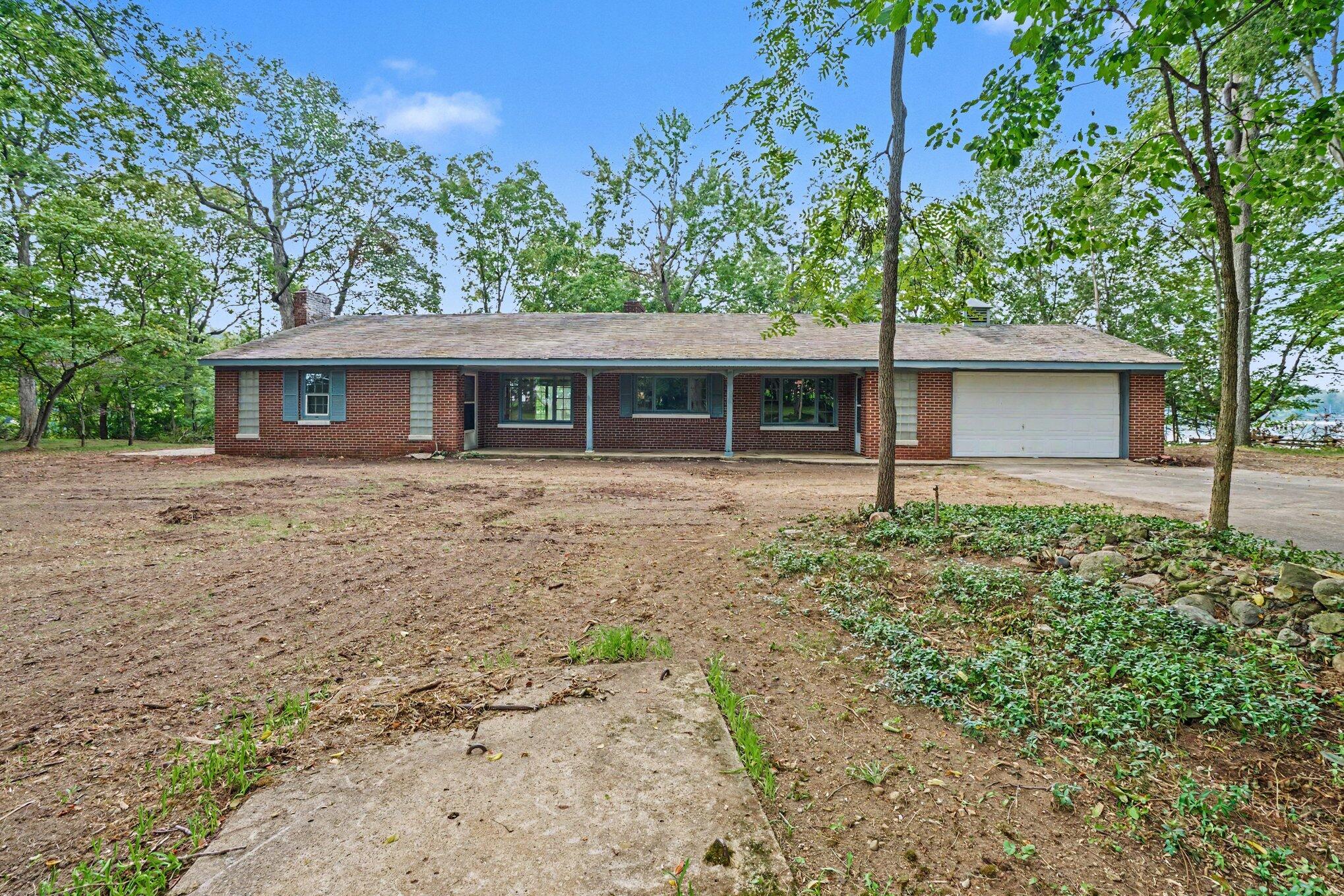 10403 S Chapin Lane — photo