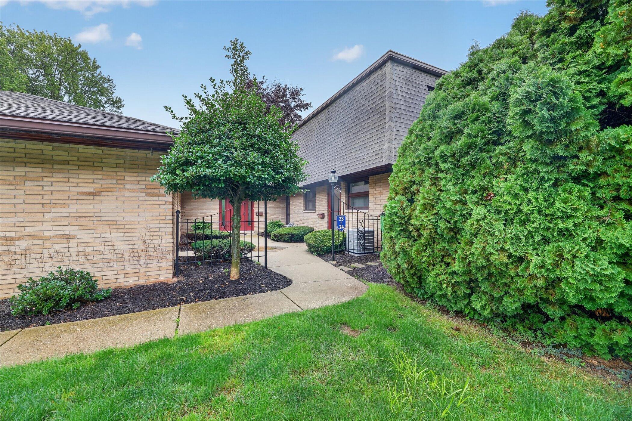 2727 S Lakeshore Drive Unit: F23 — photo