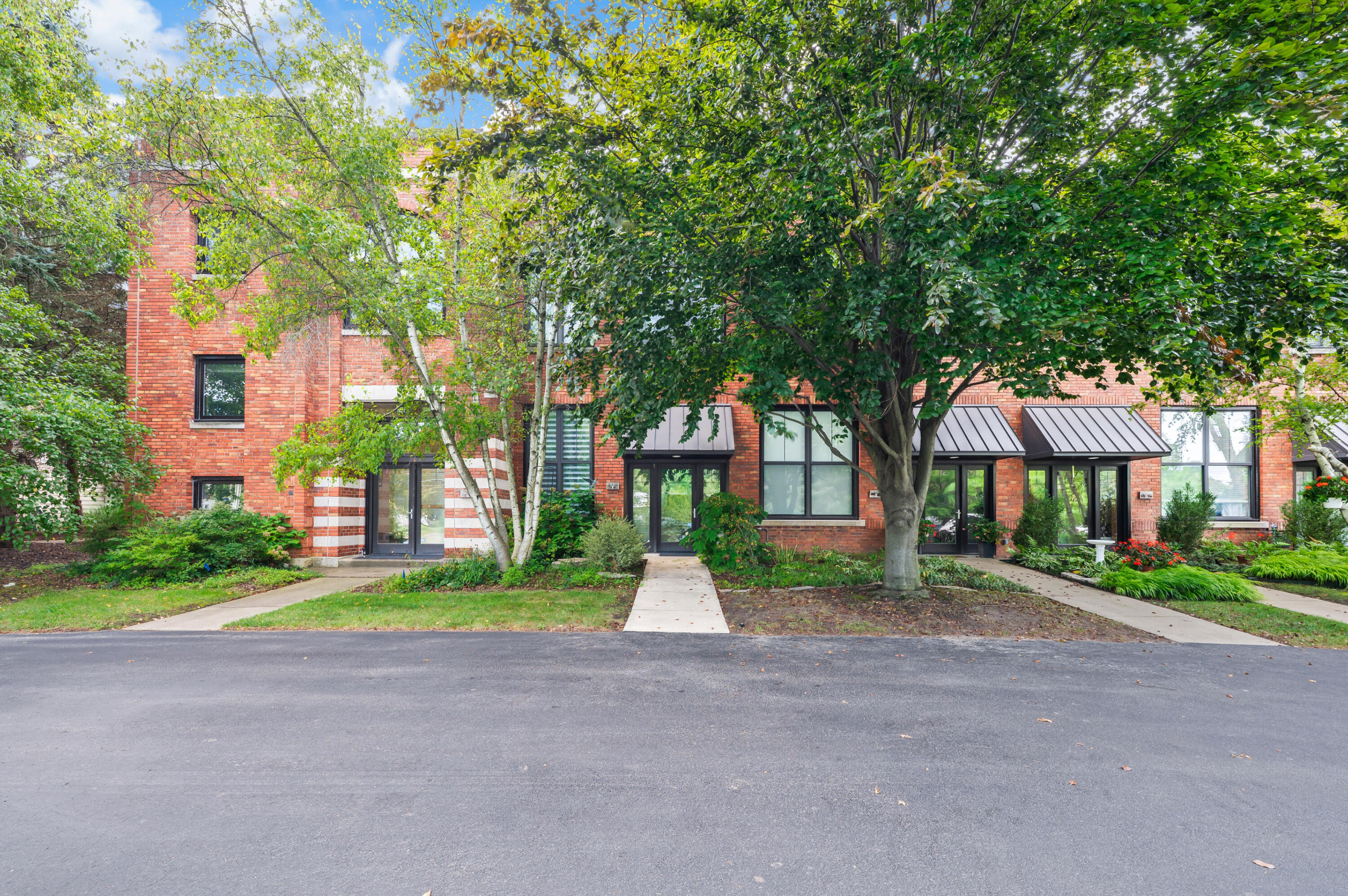 222 S Whittaker Street Unit: F — photo