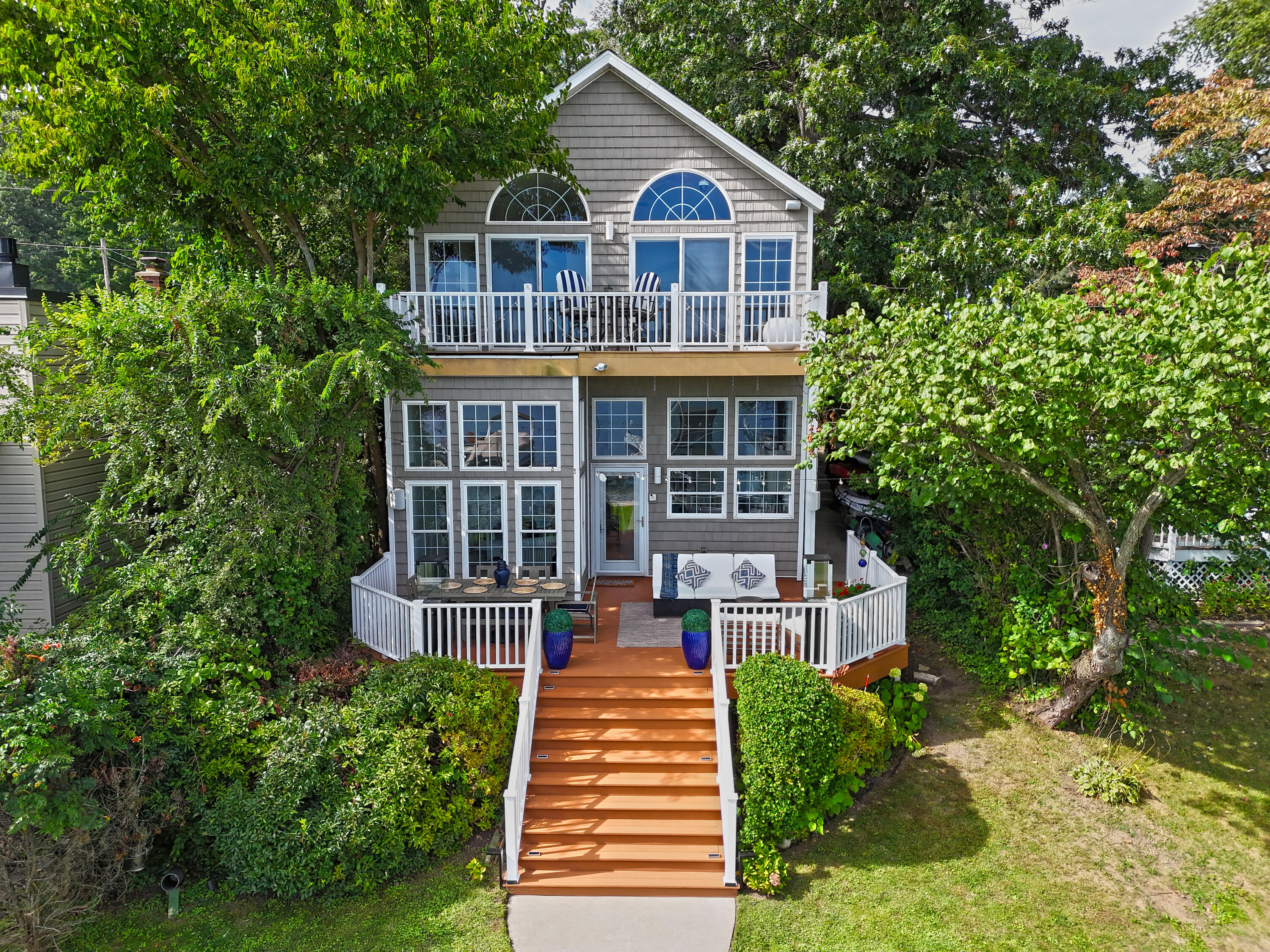 63223 Lakeshore Drive — photo