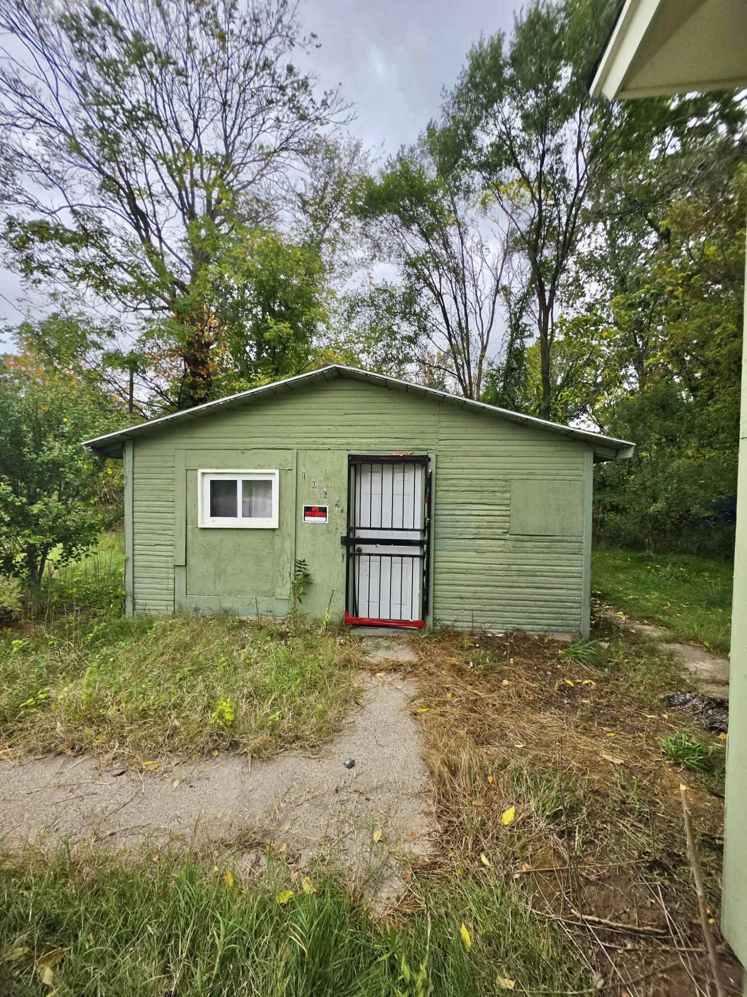 1069 E Main Street, Benton Harbor, MI 49022 — photo 2