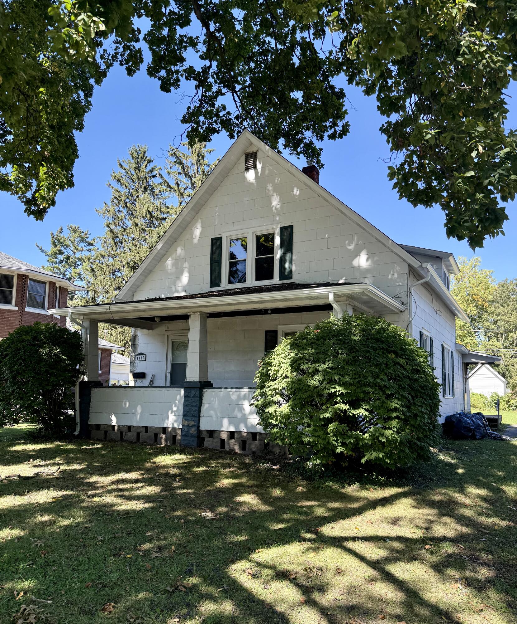 1417 Oak Street — photo