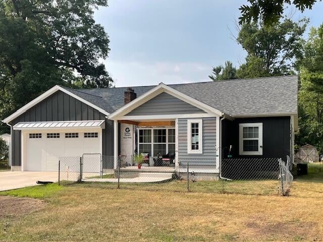 1234 W Giles Road — photo