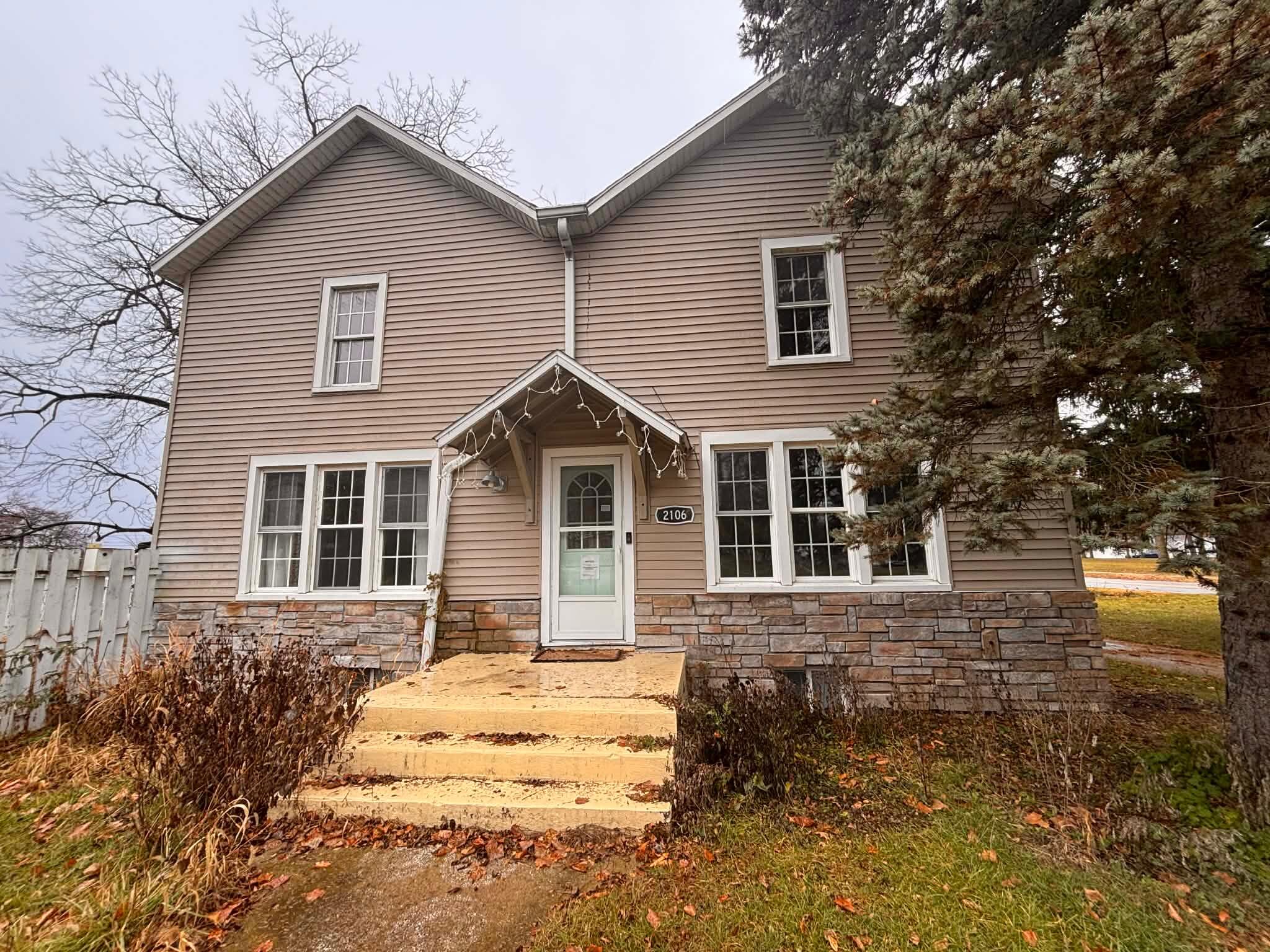 2106 Forest Drive — photo