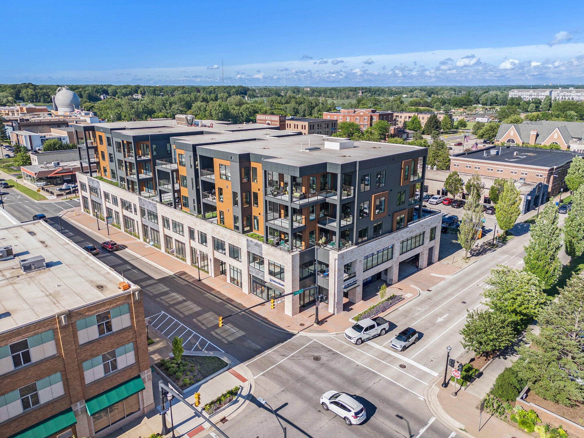 159 S River Avenue 404 — photo