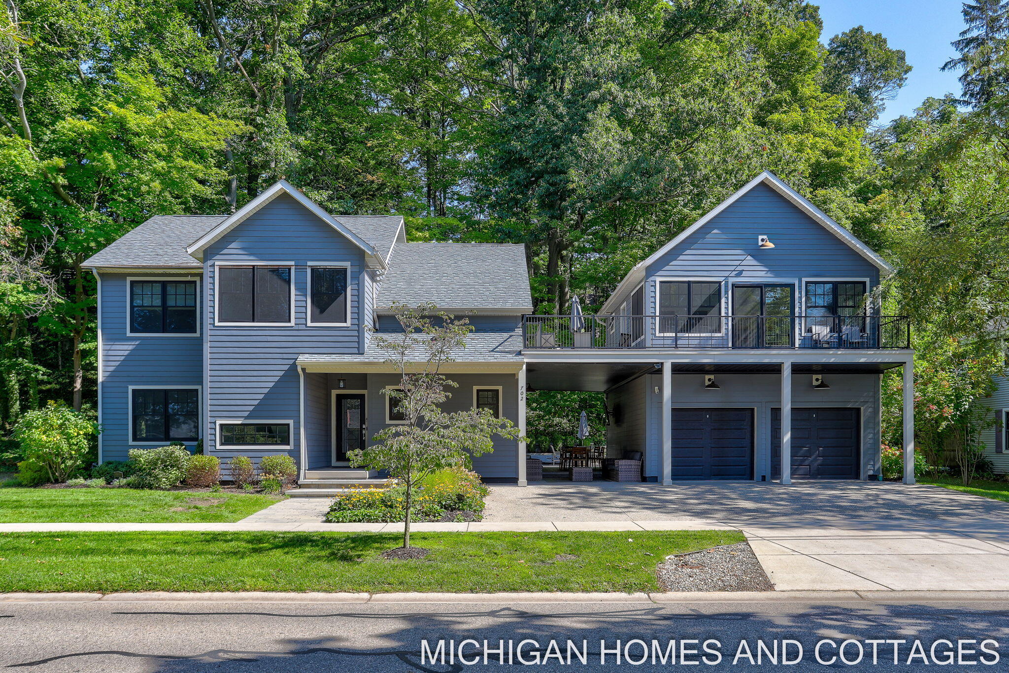 702 Lake Street — photo