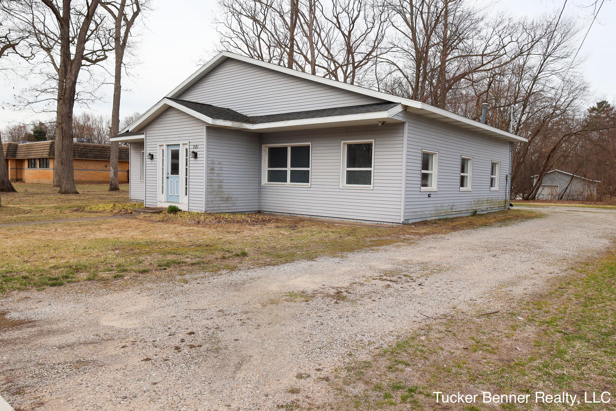 Home in Fruitport Village, MI 49415 — photo 3