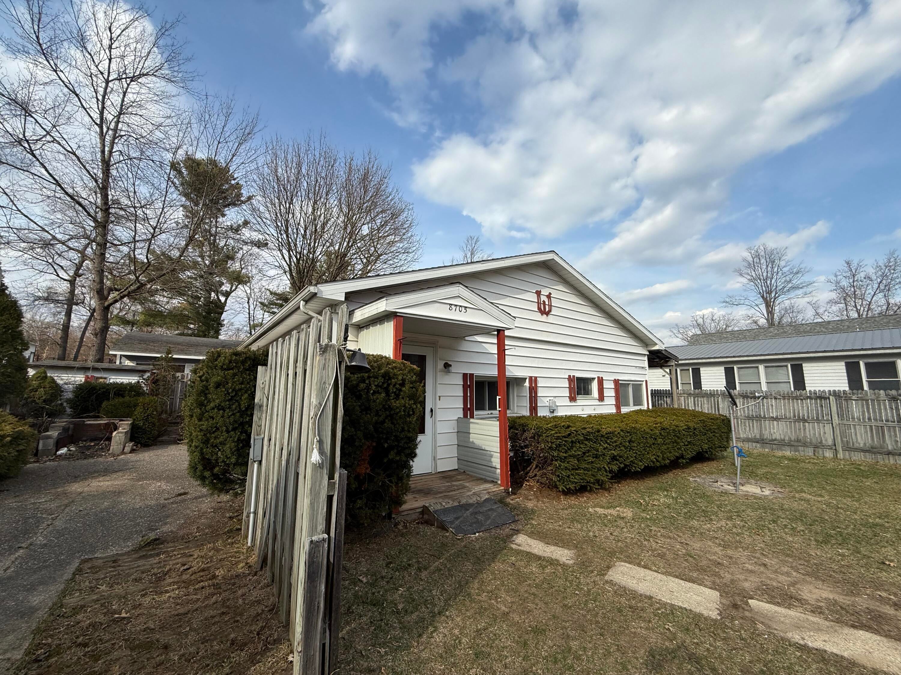 8705 E James Street — photo