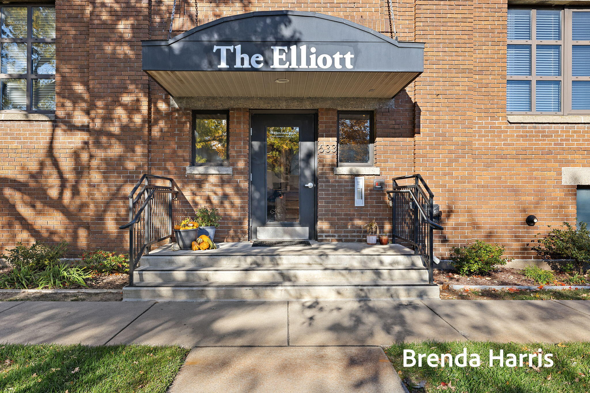 633 Elliott Avenue #12 — photo