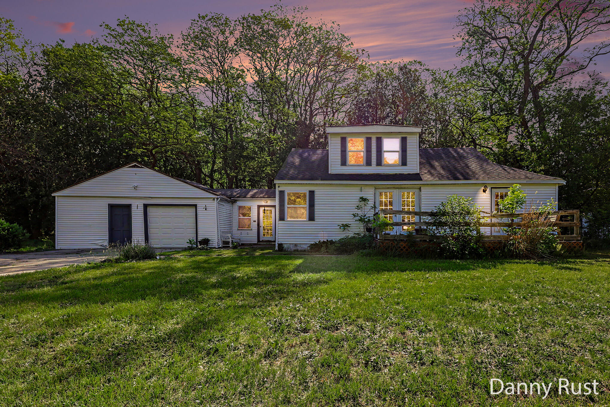 1430 Delz Drive — photo