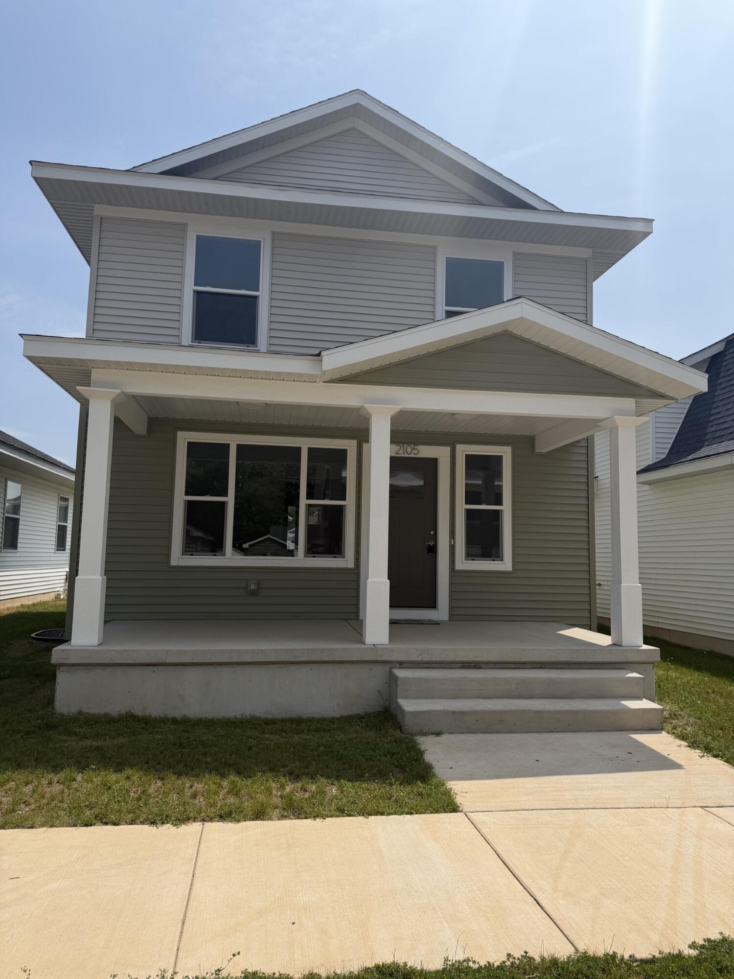 2105 Willard Avenue SE — photo