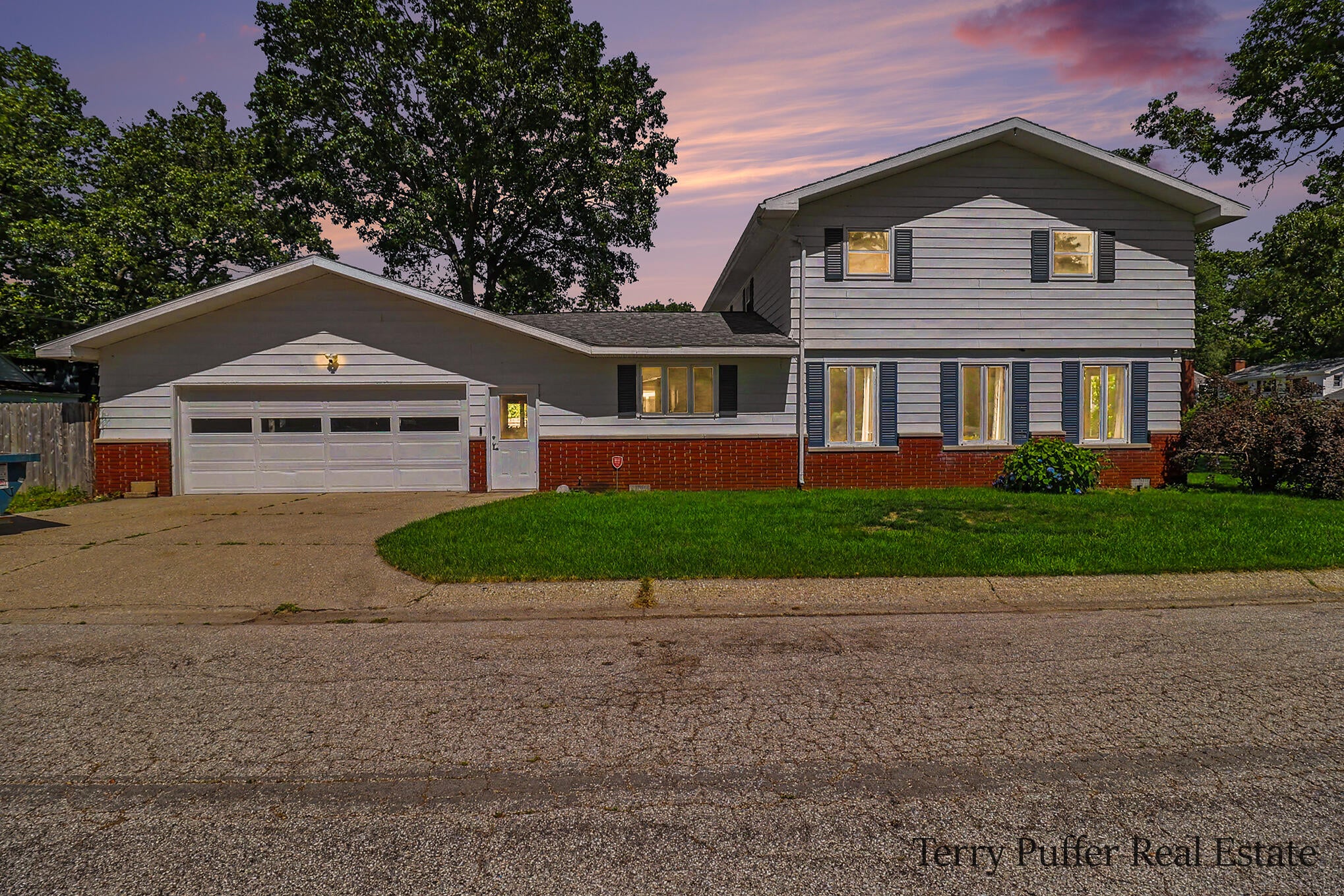 695 Miller Drive — photo