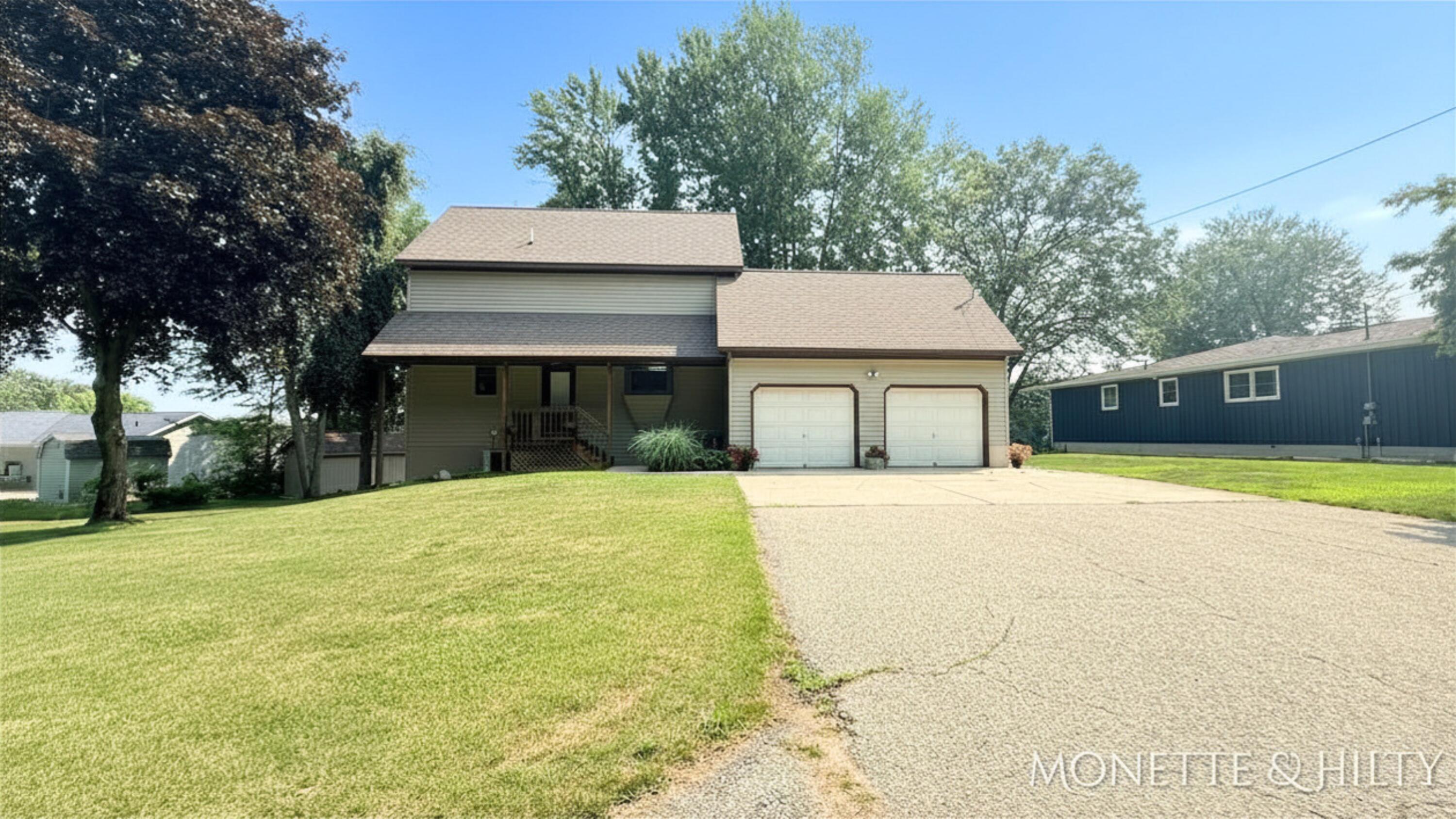 2883 Lakeshore Road — photo