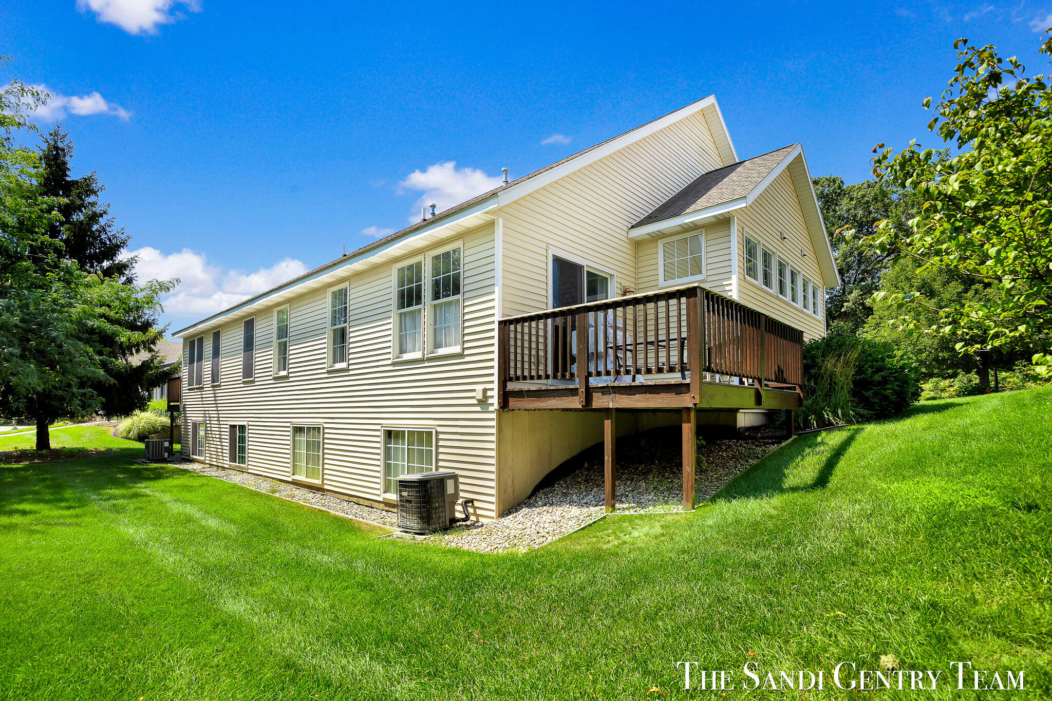 17644 Dustin Drive Unit: 16, Spring Lake, MI 49456 — photo 2