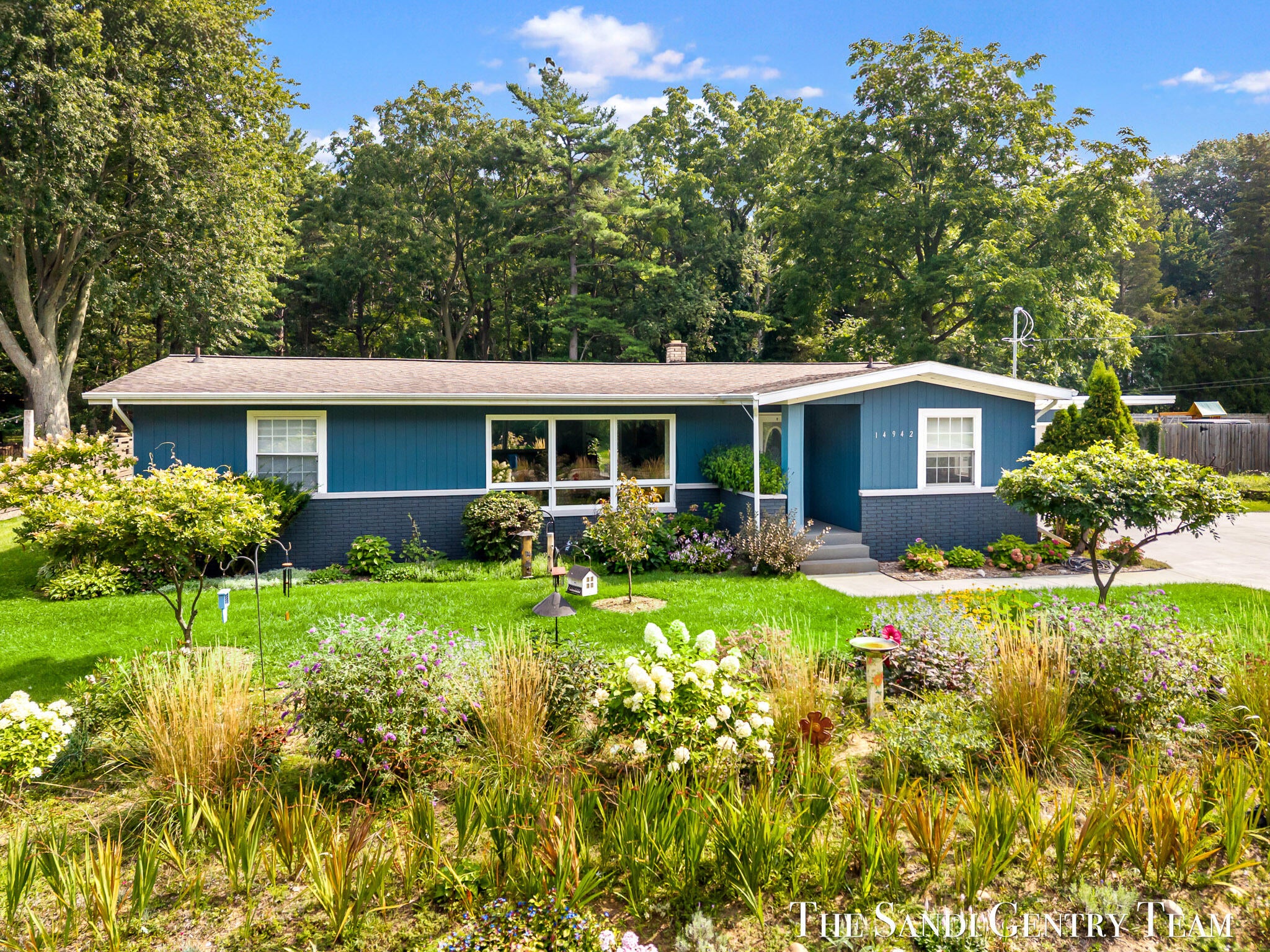 14942 Lakeshore Drive — photo