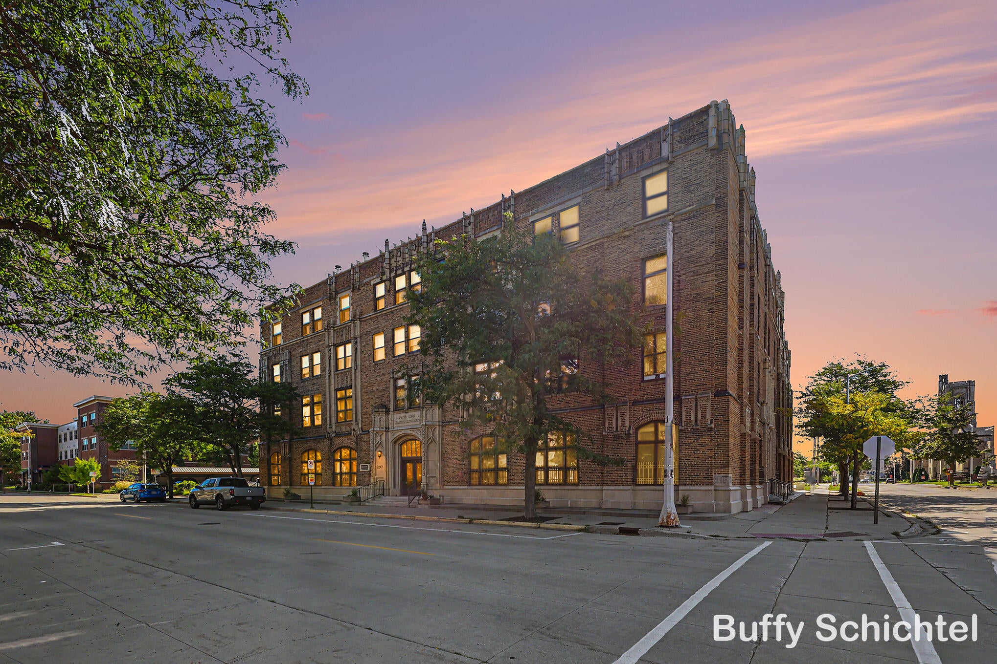 297 W Clay Avenue 211 — photo