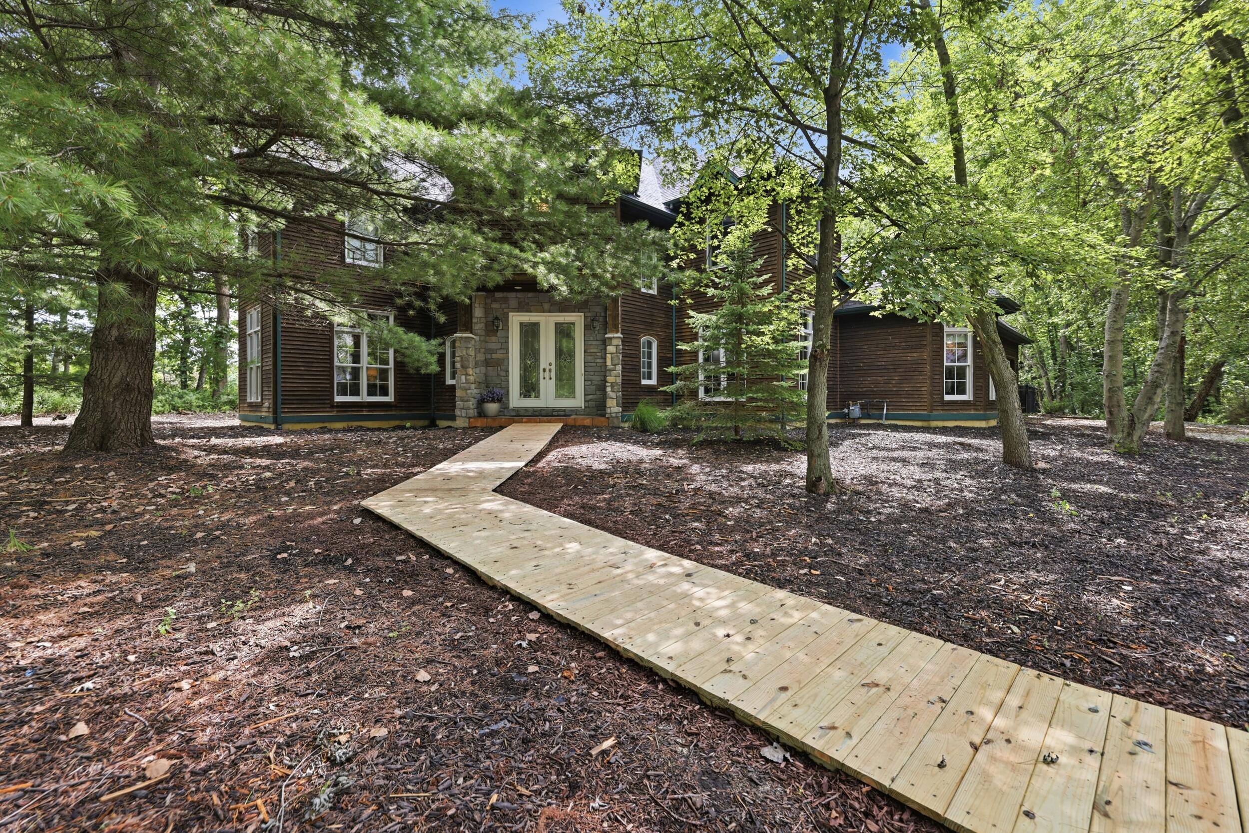 5634 Lily Lane 4 — photo