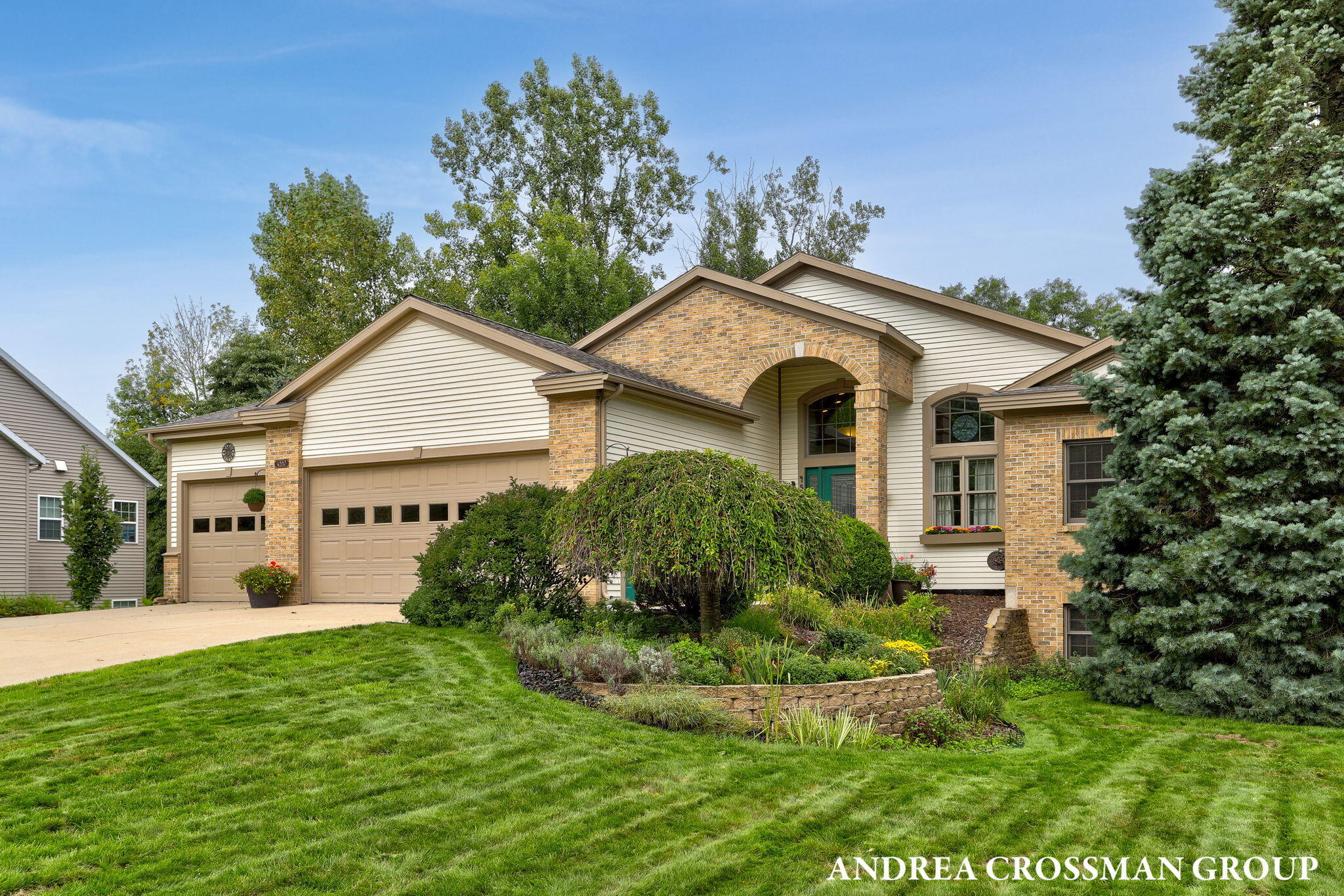 4557 Penny Lane SW — photo