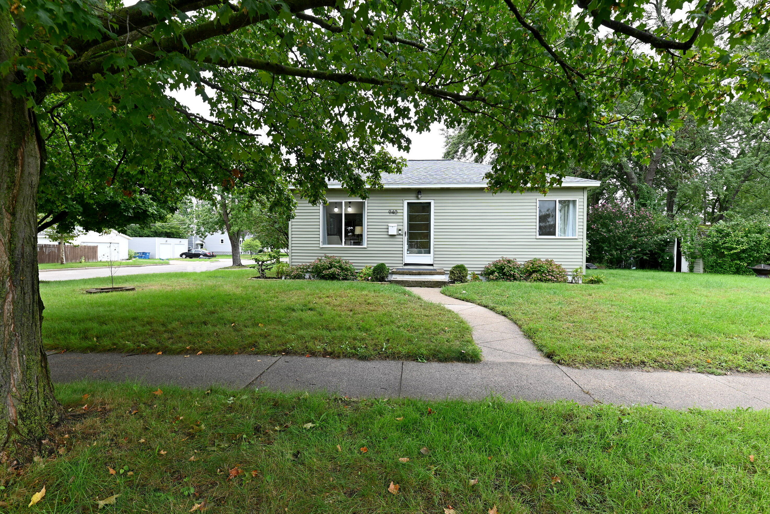 940 Grant Avenue — photo