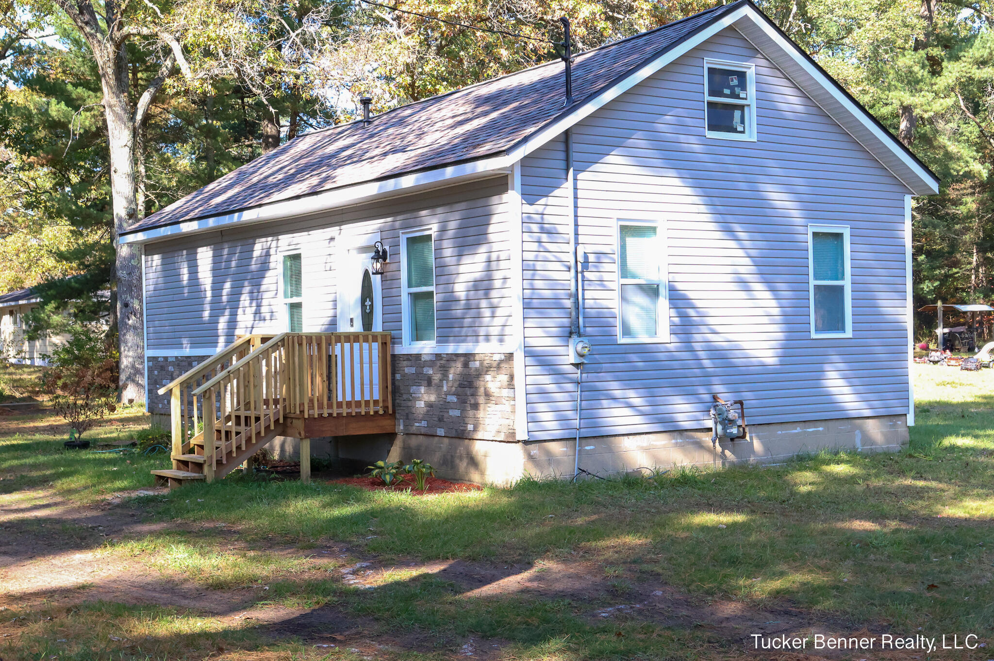 538 E White Lake Drive — photo