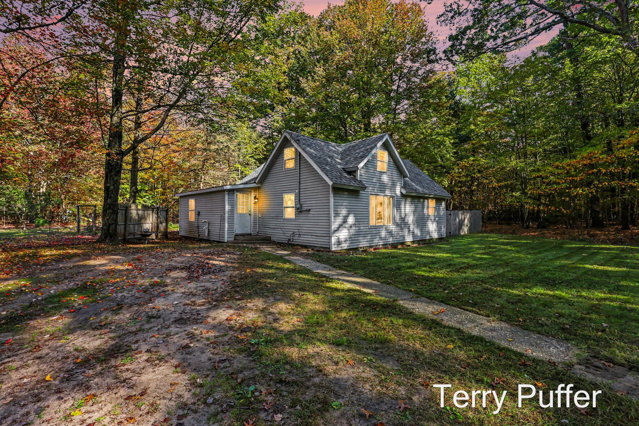 1466 N Scenic Drive — photo